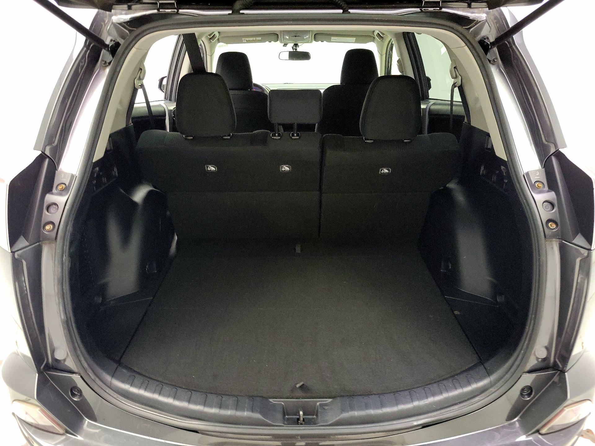 Thumbnail: 2016 Toyota RAV4 - 19