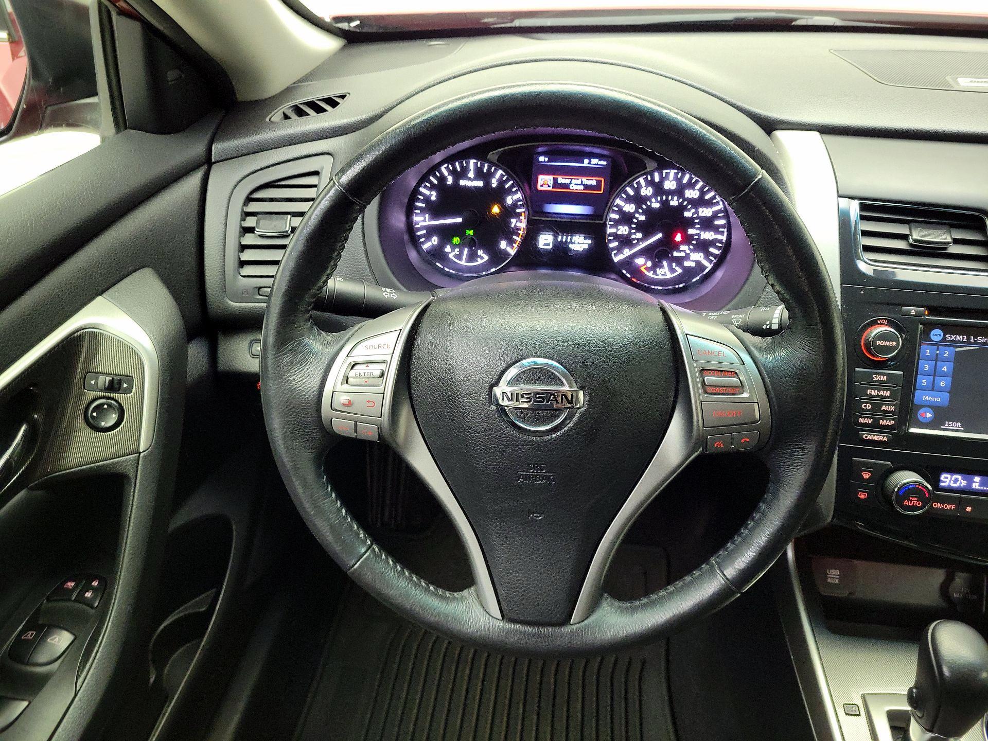Thumbnail: 2015 Nissan Altima - 10