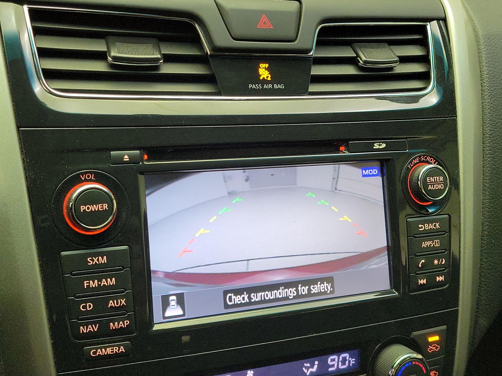 Thumbnail: 2015 Nissan Altima - 15