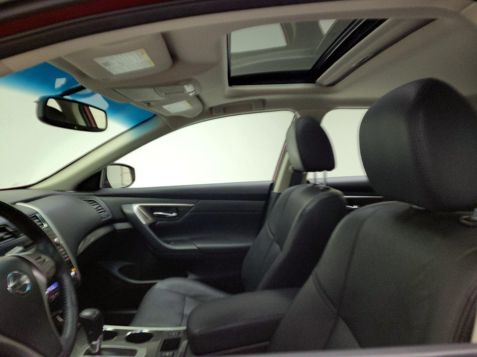 Thumbnail: 2015 Nissan Altima - 20