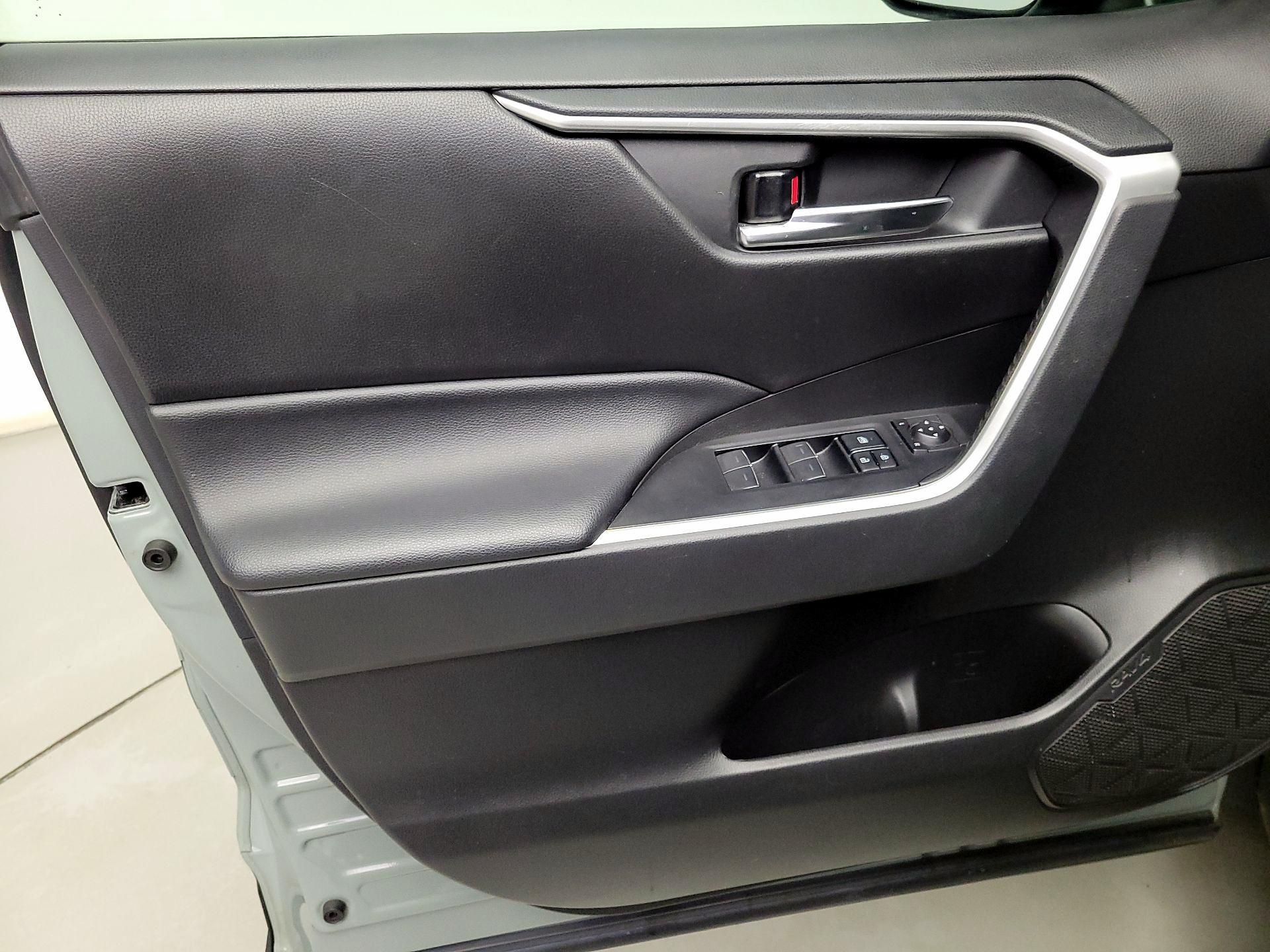 Thumbnail: 2022 Toyota RAV4 - 12
