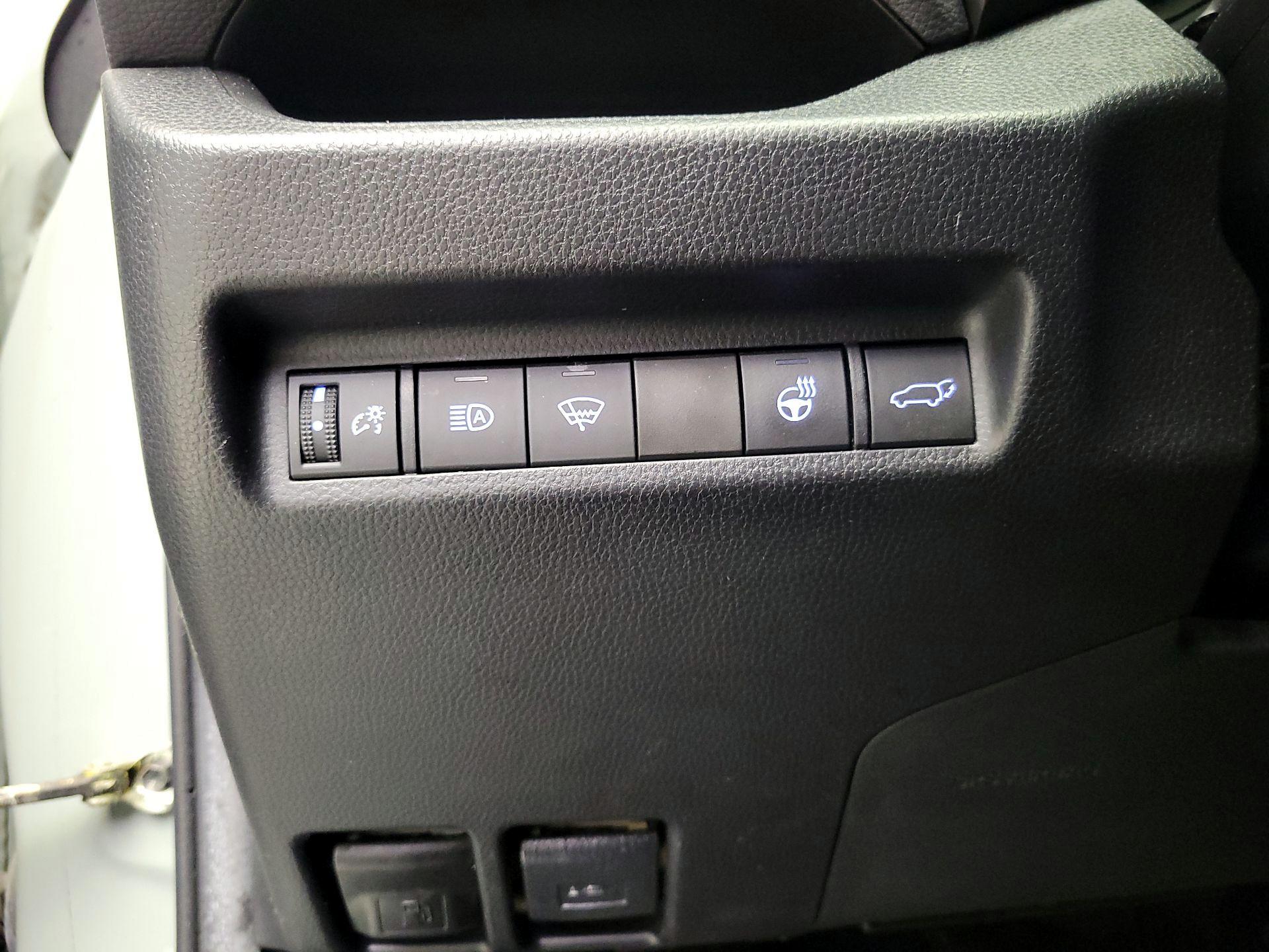 Thumbnail: 2022 Toyota RAV4 - 13