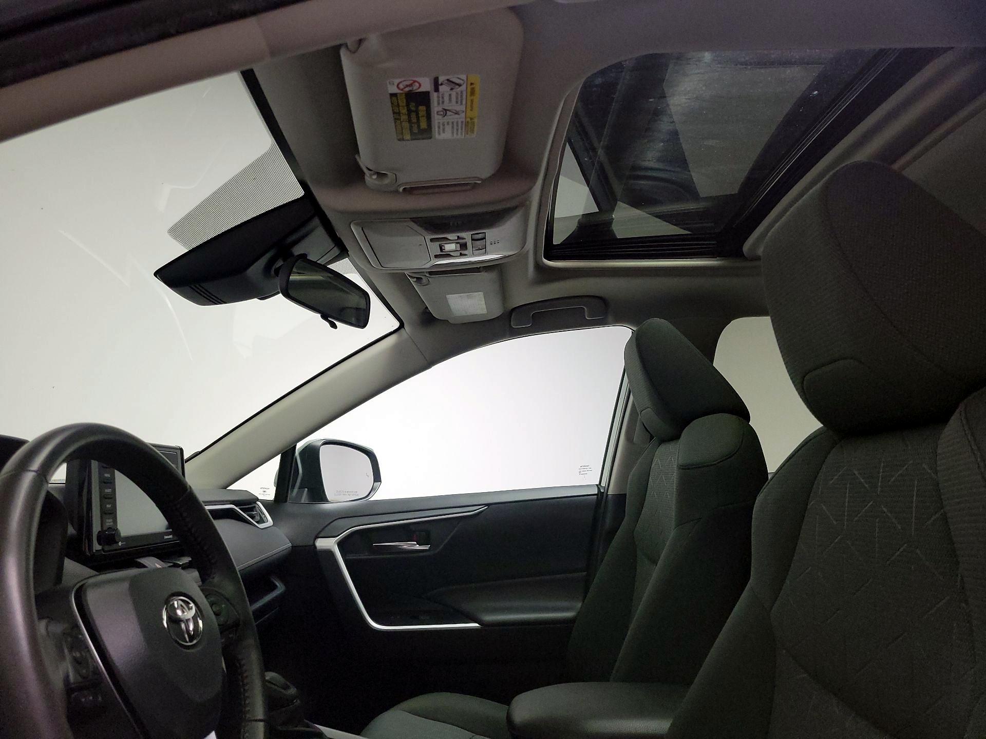 Thumbnail: 2022 Toyota RAV4 - 19