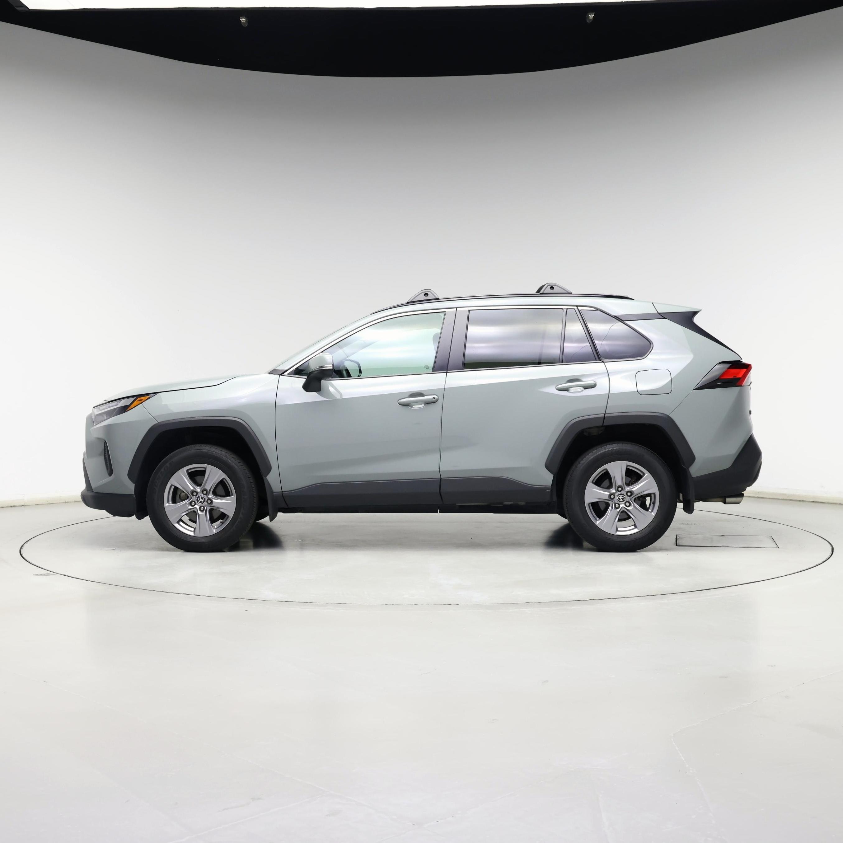 Thumbnail: 2022 Toyota RAV4 - 3