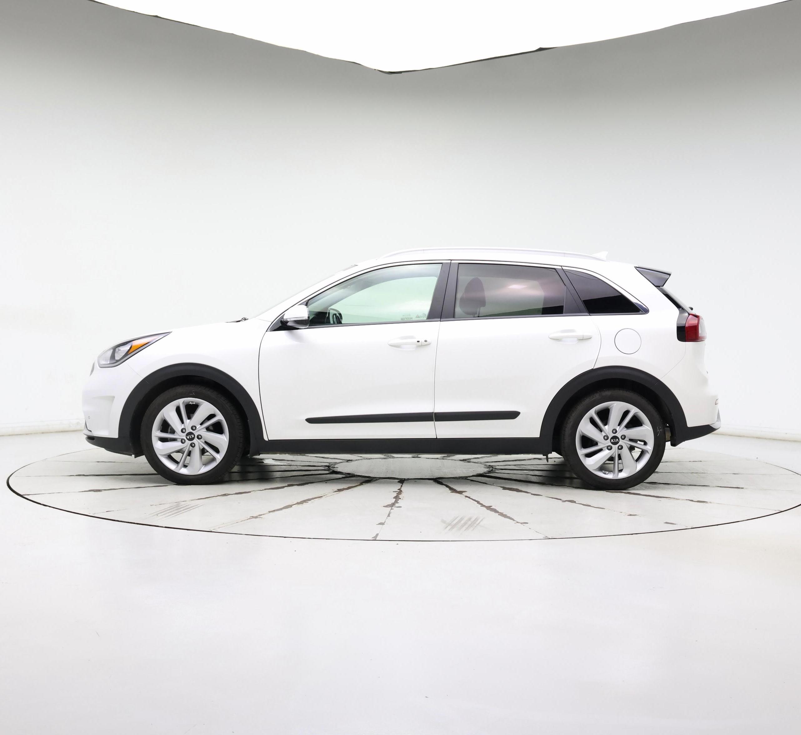 Thumbnail: 2019 Kia Niro - 3