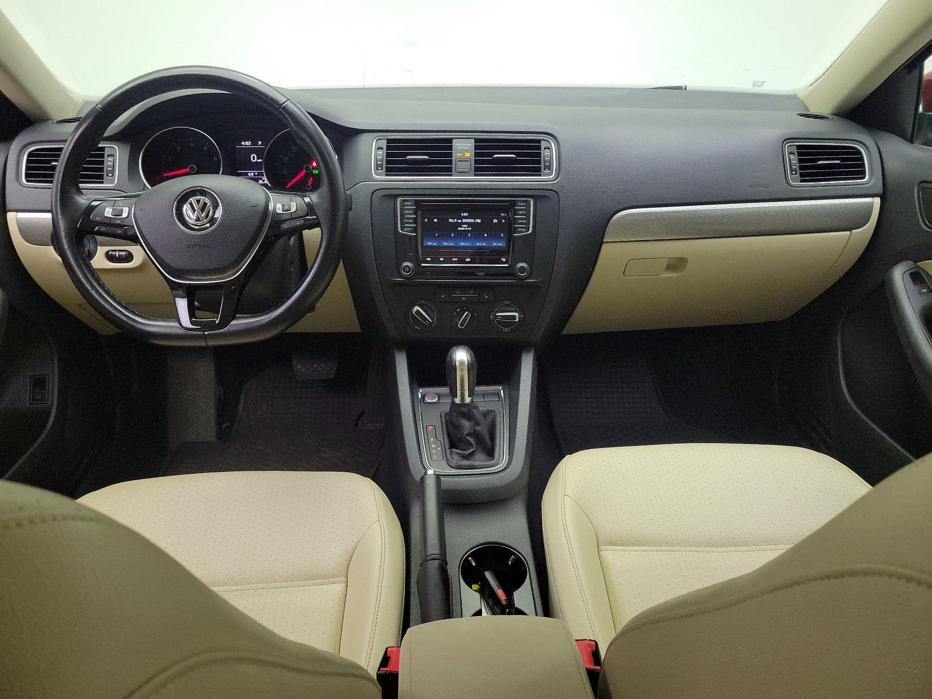 Thumbnail: 2017 Volkswagen Jetta - 9