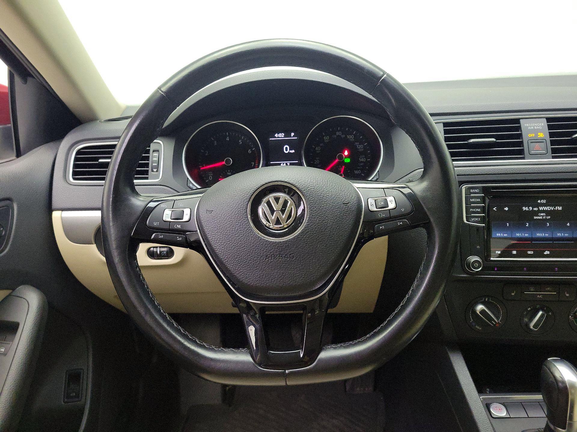 Thumbnail: 2017 Volkswagen Jetta - 10