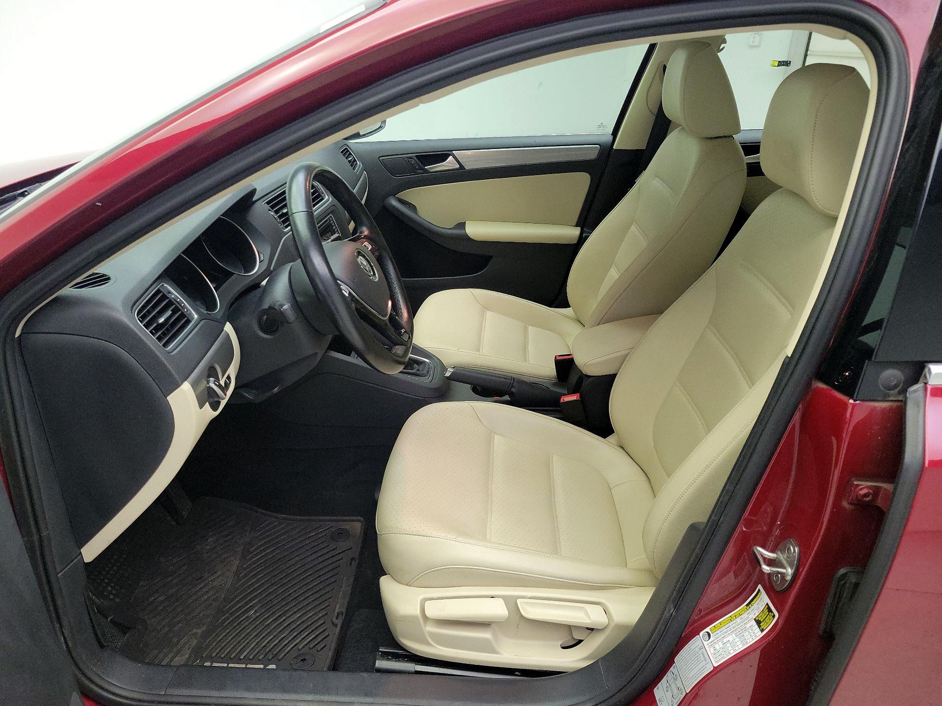 Thumbnail: 2017 Volkswagen Jetta - 11