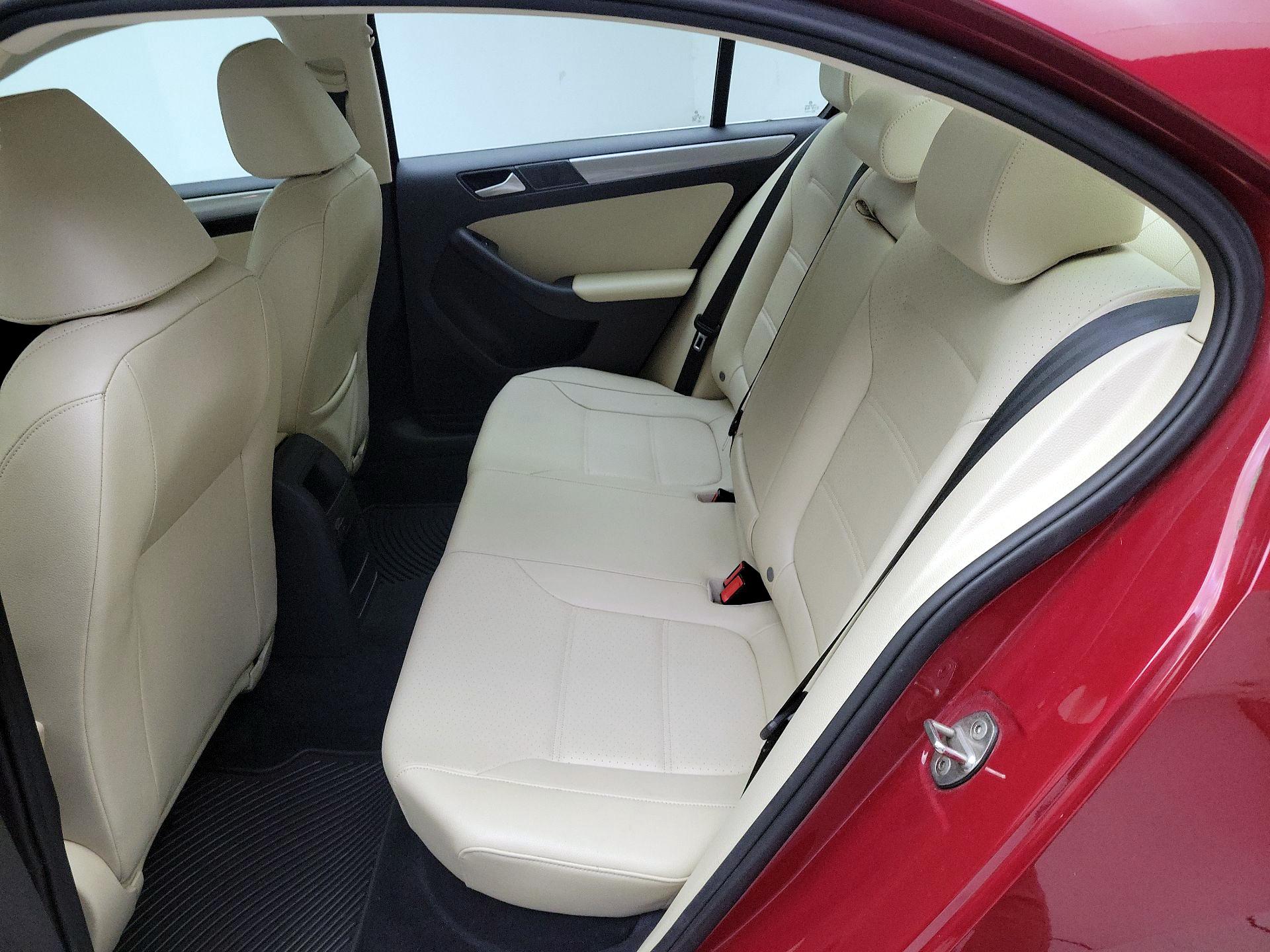 Thumbnail: 2017 Volkswagen Jetta - 20