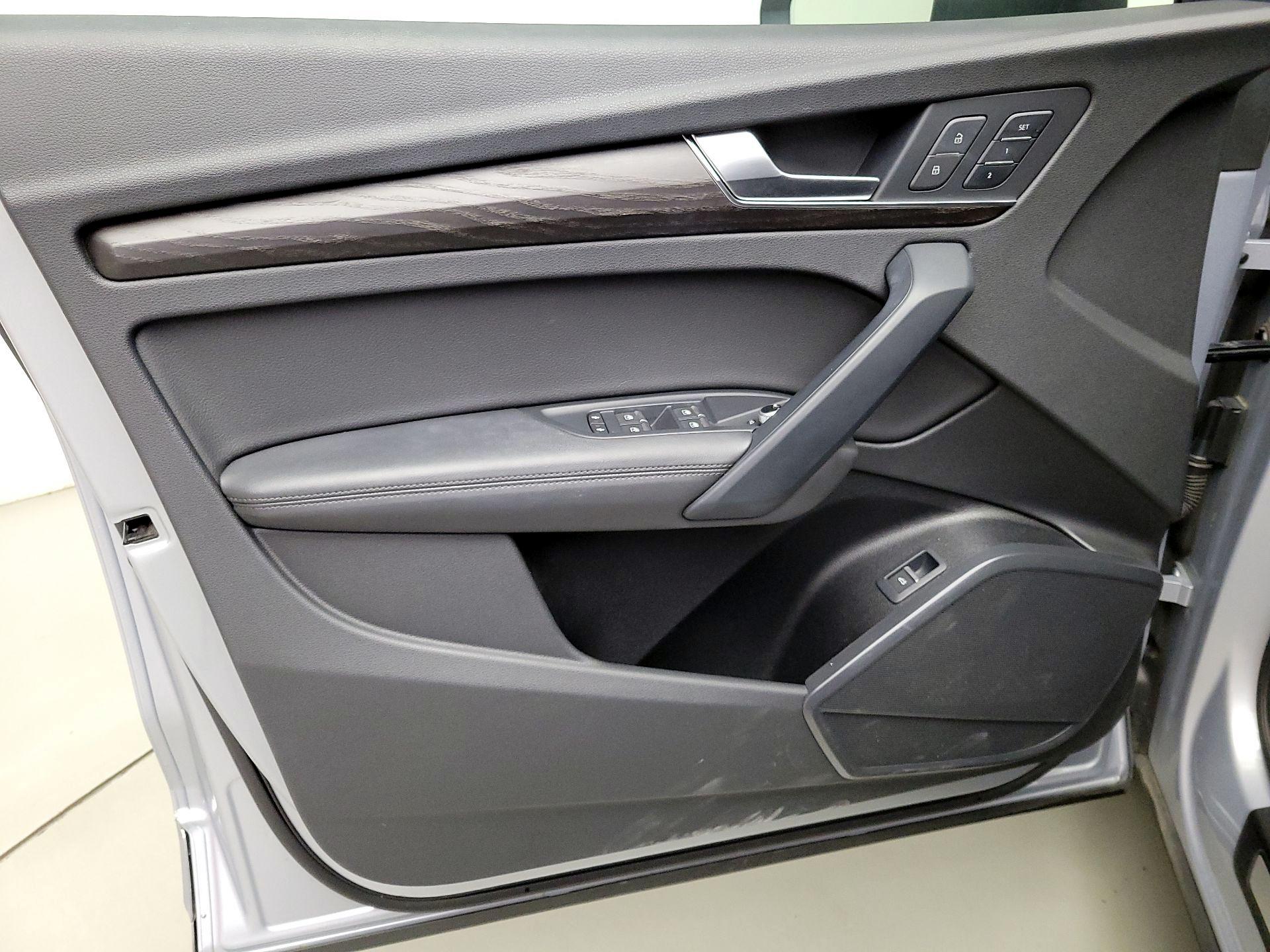 Thumbnail: 2020 Audi Q5 - 12
