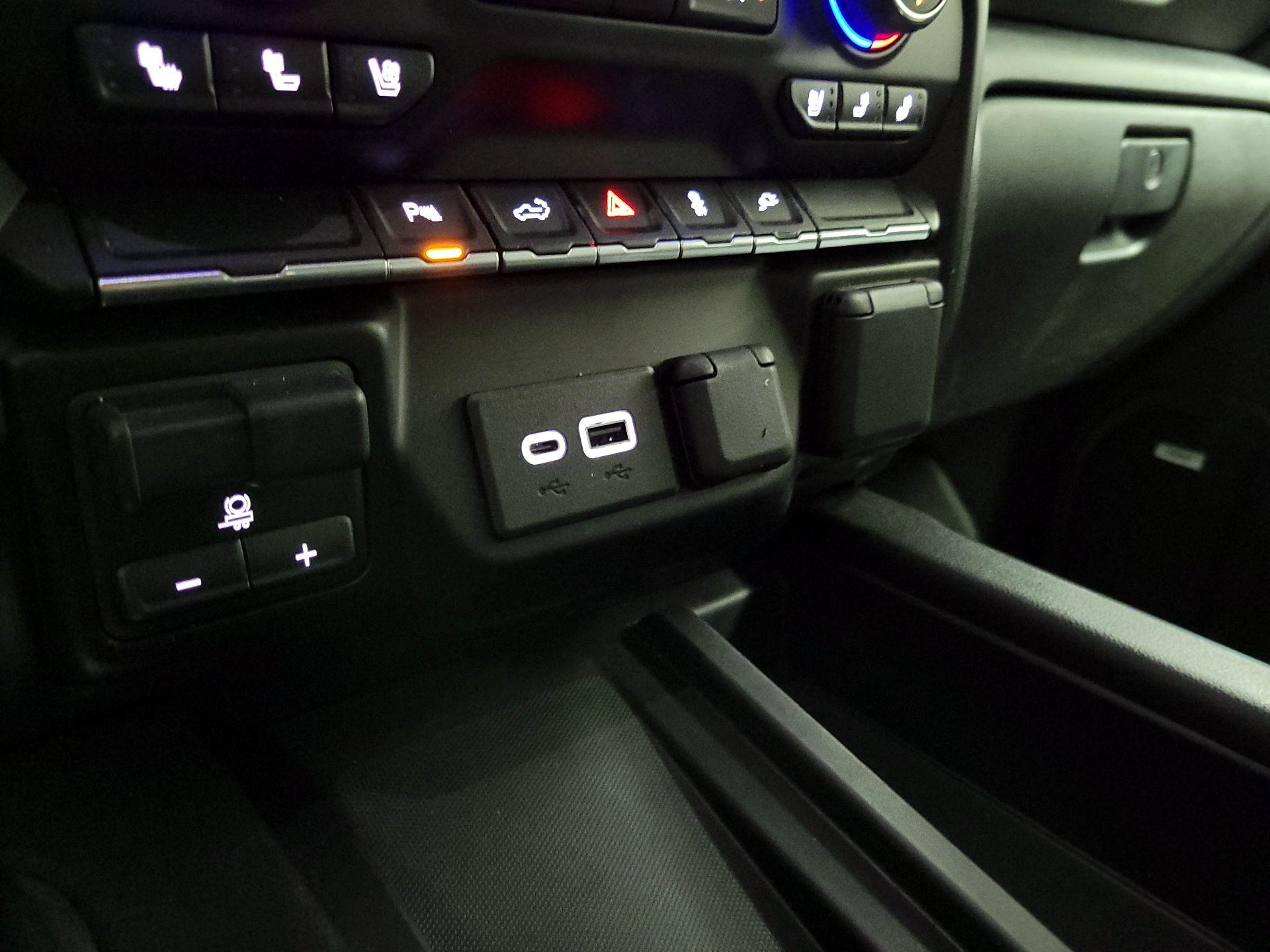 Thumbnail: 2023 Chevrolet Silverado 2500 - 19