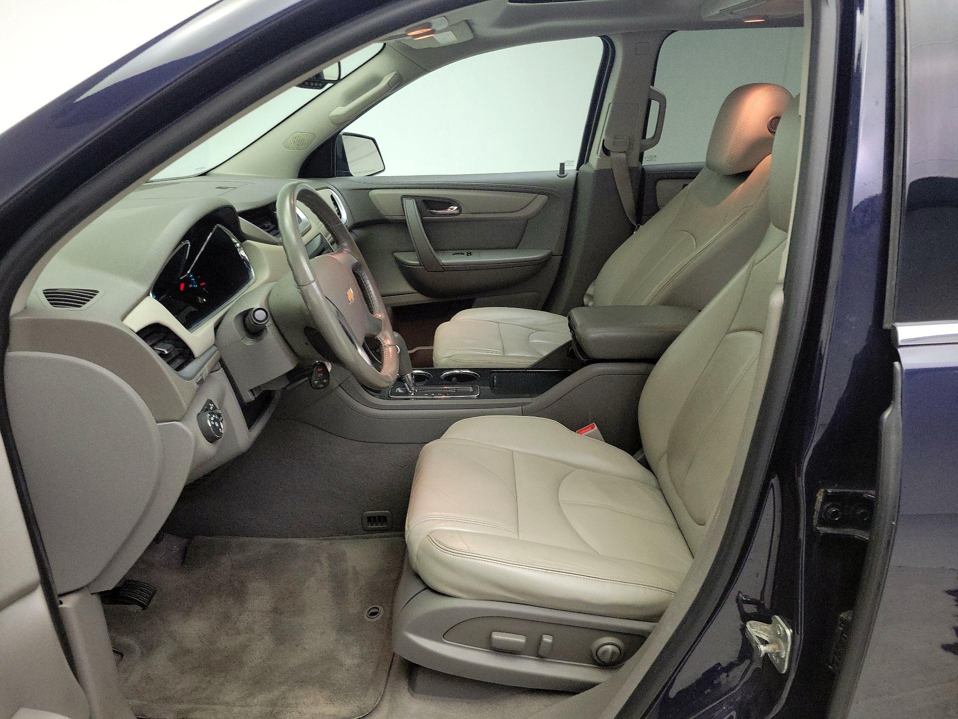 Thumbnail: 2017 Chevrolet Traverse - 11