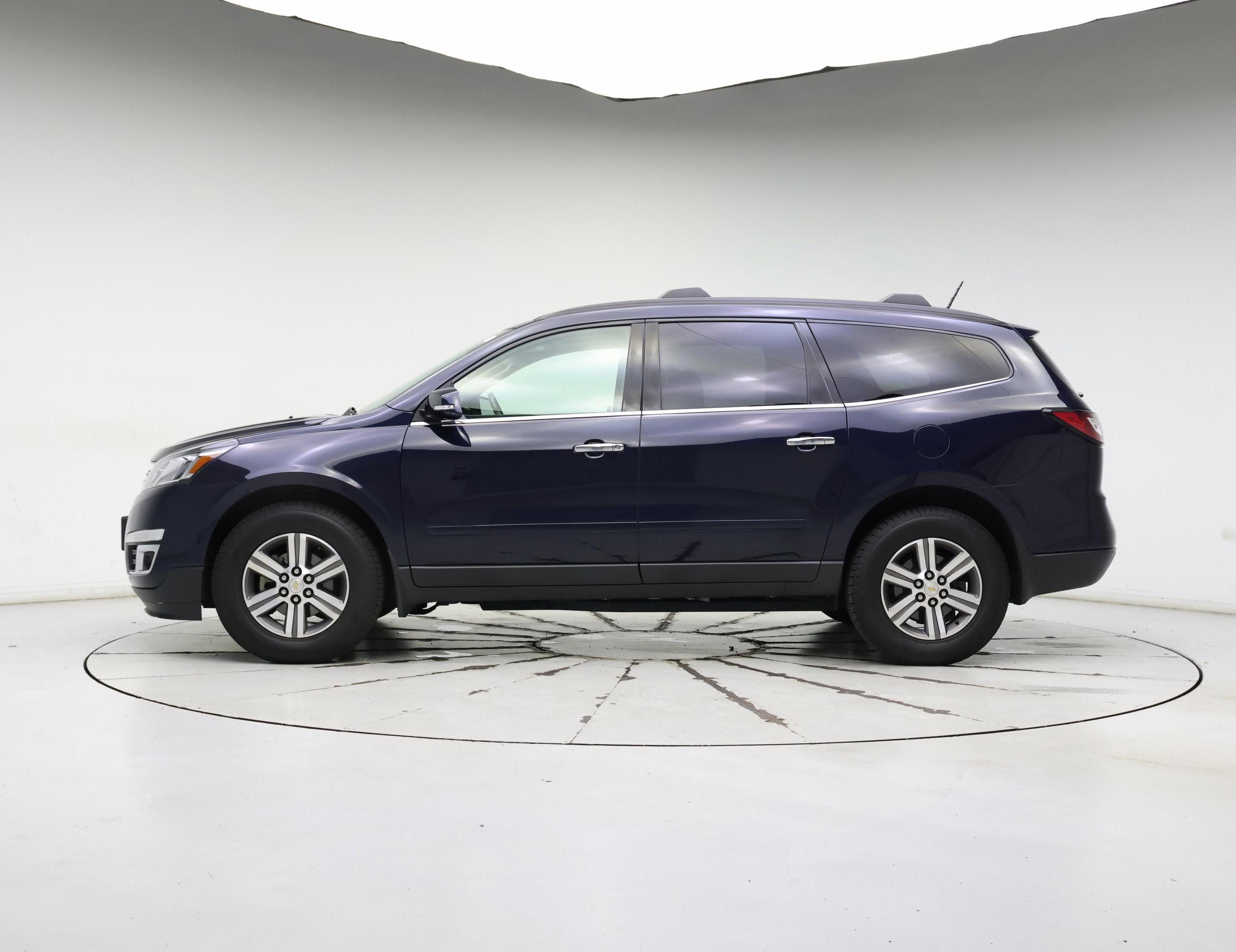 Thumbnail: 2017 Chevrolet Traverse - 3