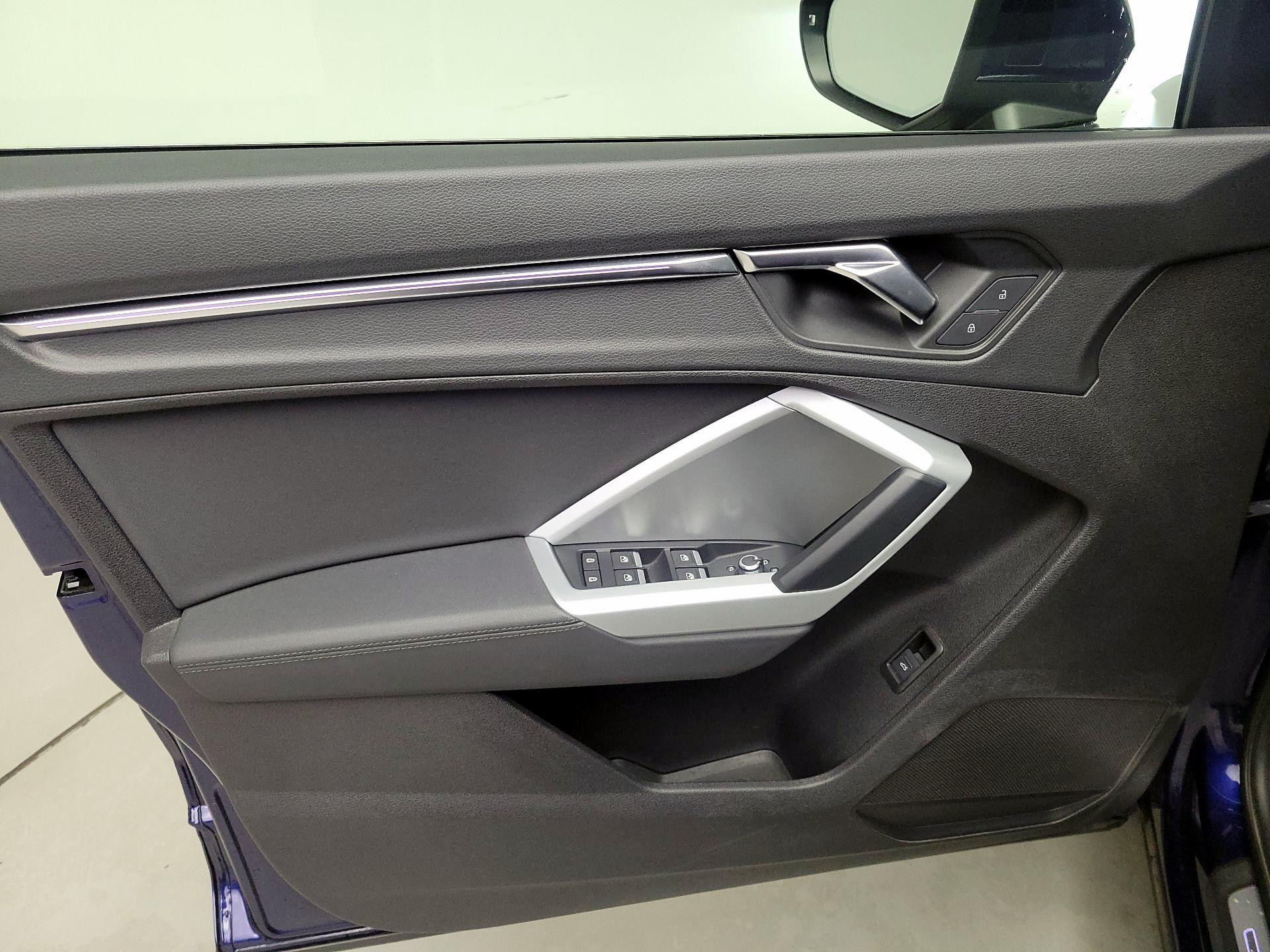 Thumbnail: 2021 Audi Q3 - 12