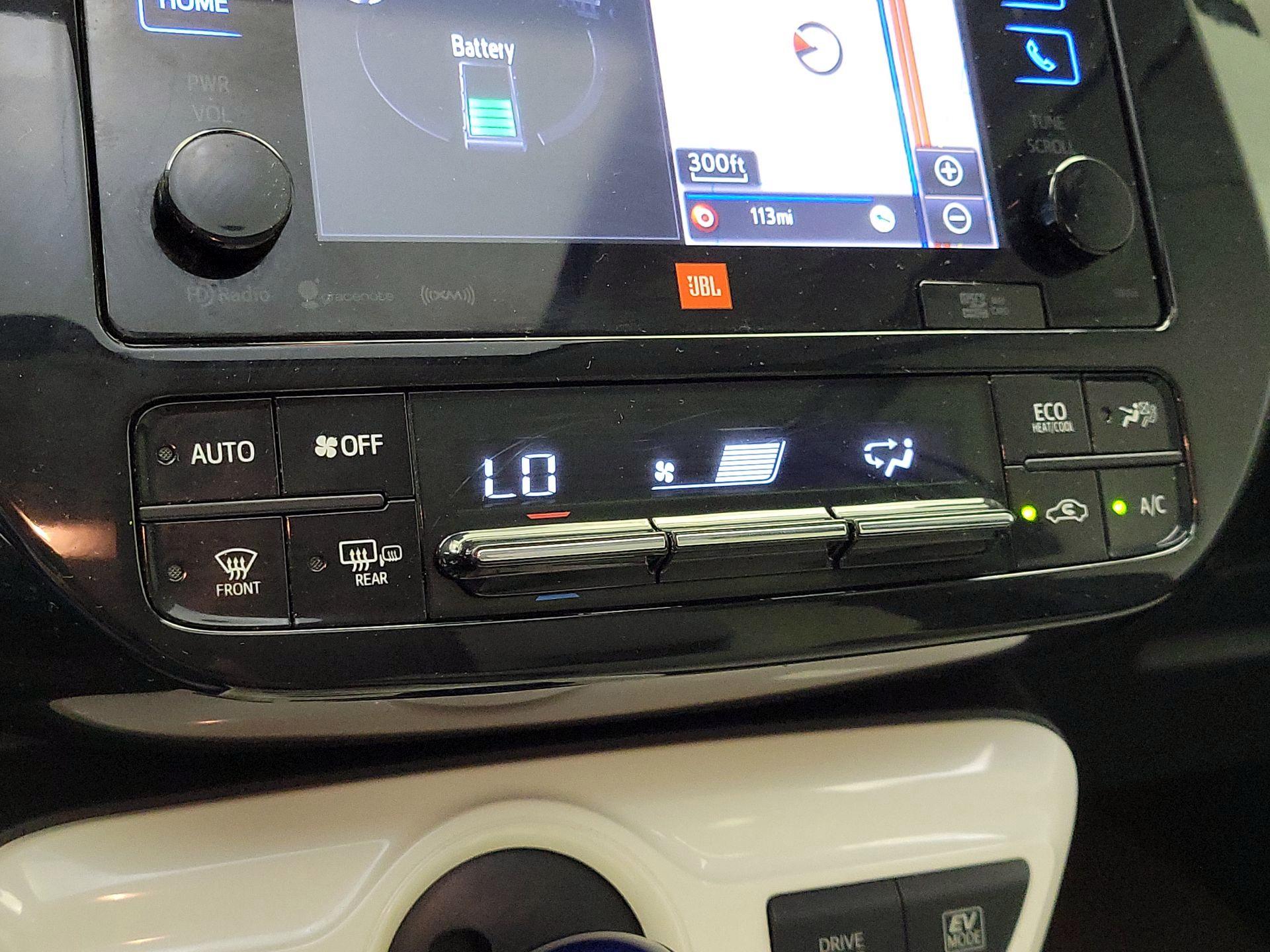 Thumbnail: 2017 Toyota Prius - 17