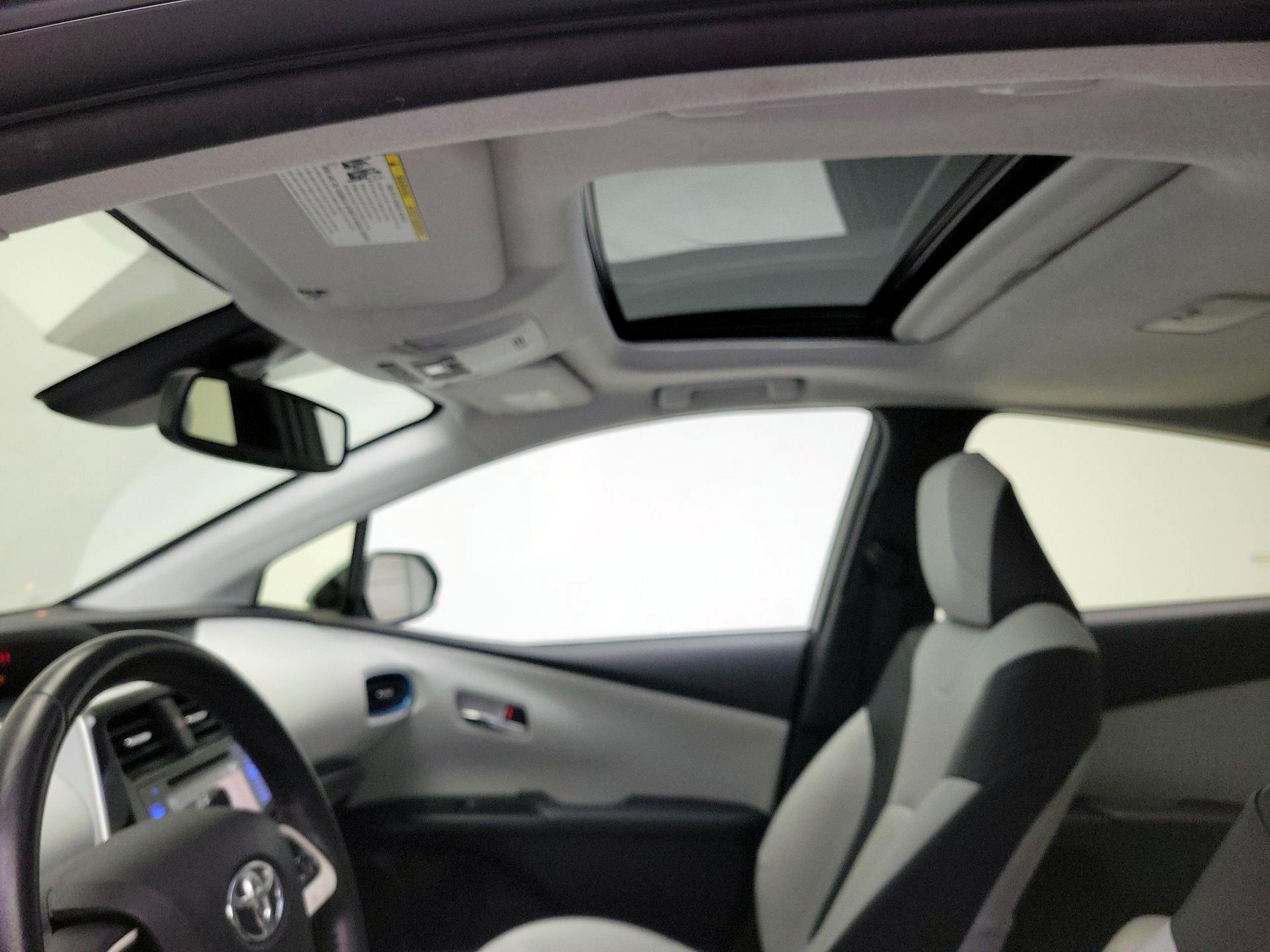 Thumbnail: 2017 Toyota Prius - 20