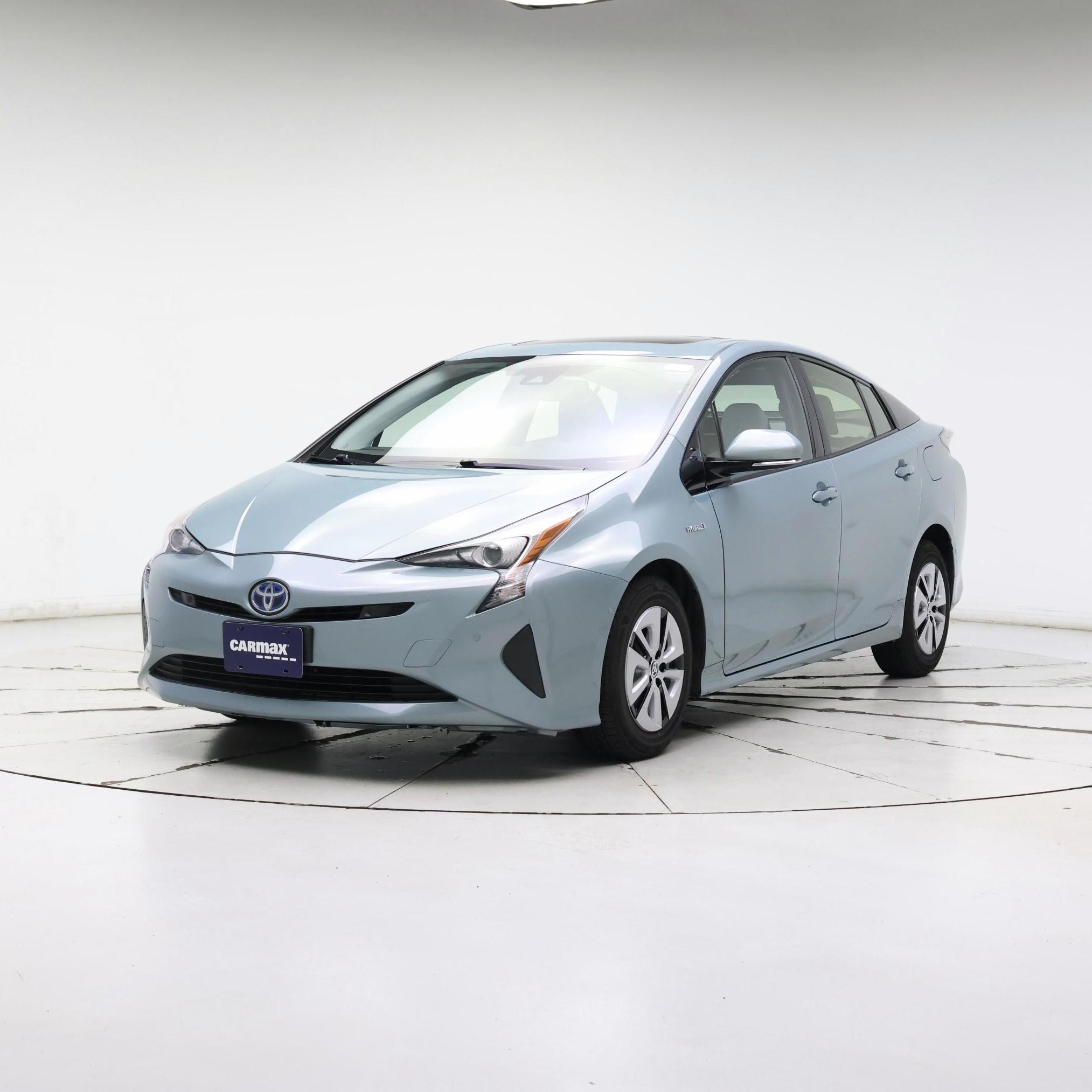 Thumbnail: 2017 Toyota Prius - 4