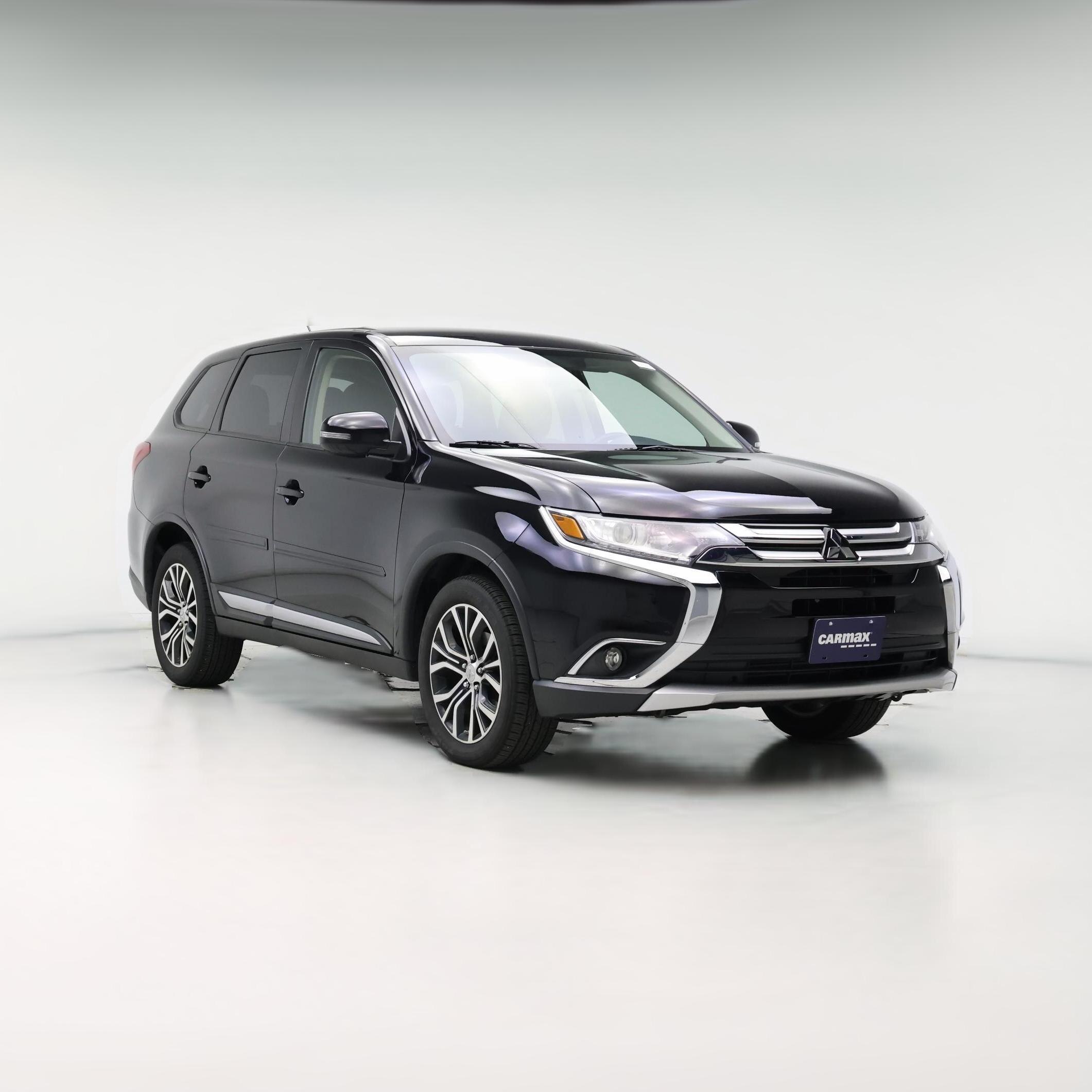 Thumbnail: 2016 Mitsubishi Outlander - 1