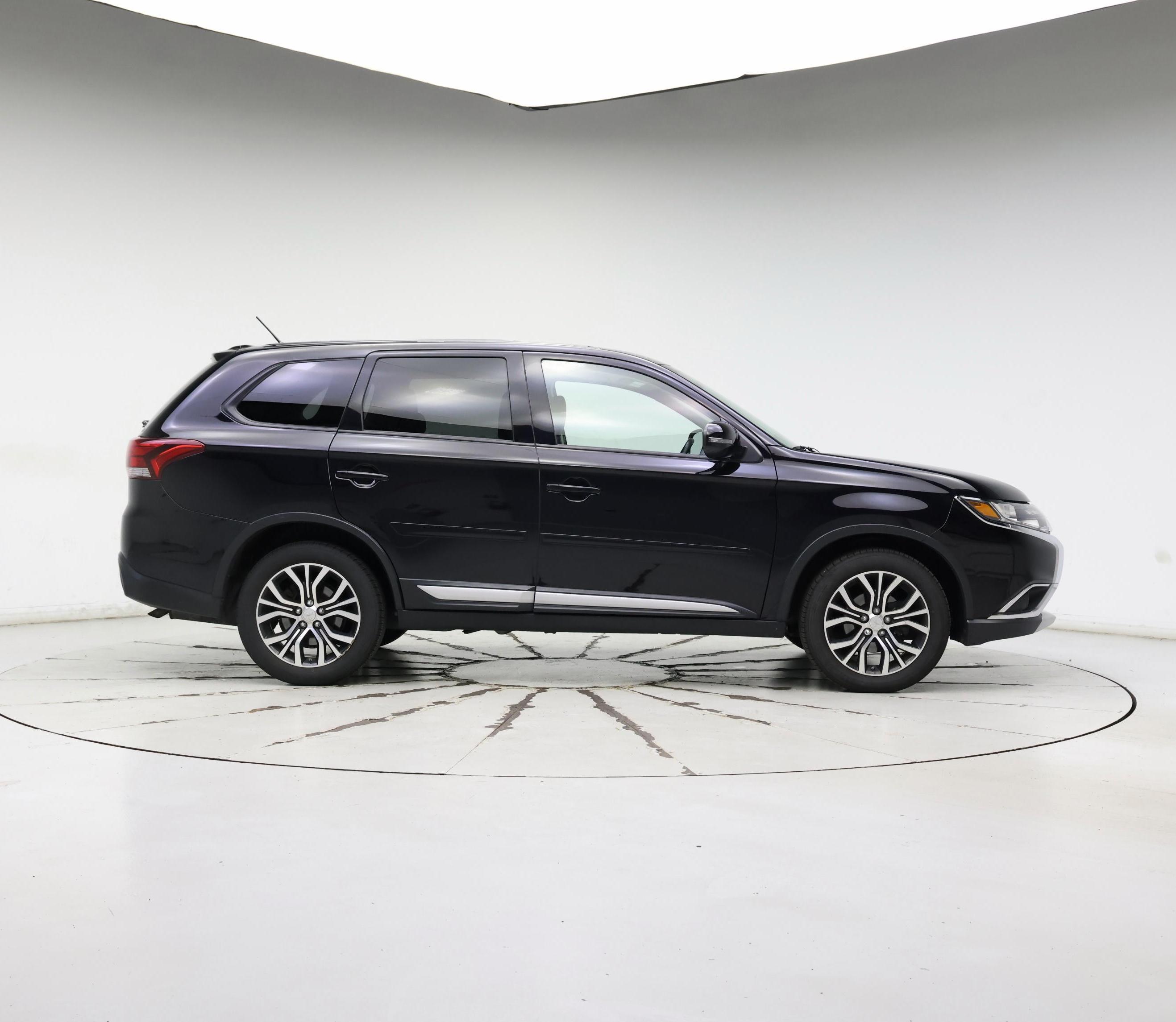 Thumbnail: 2016 Mitsubishi Outlander - 7