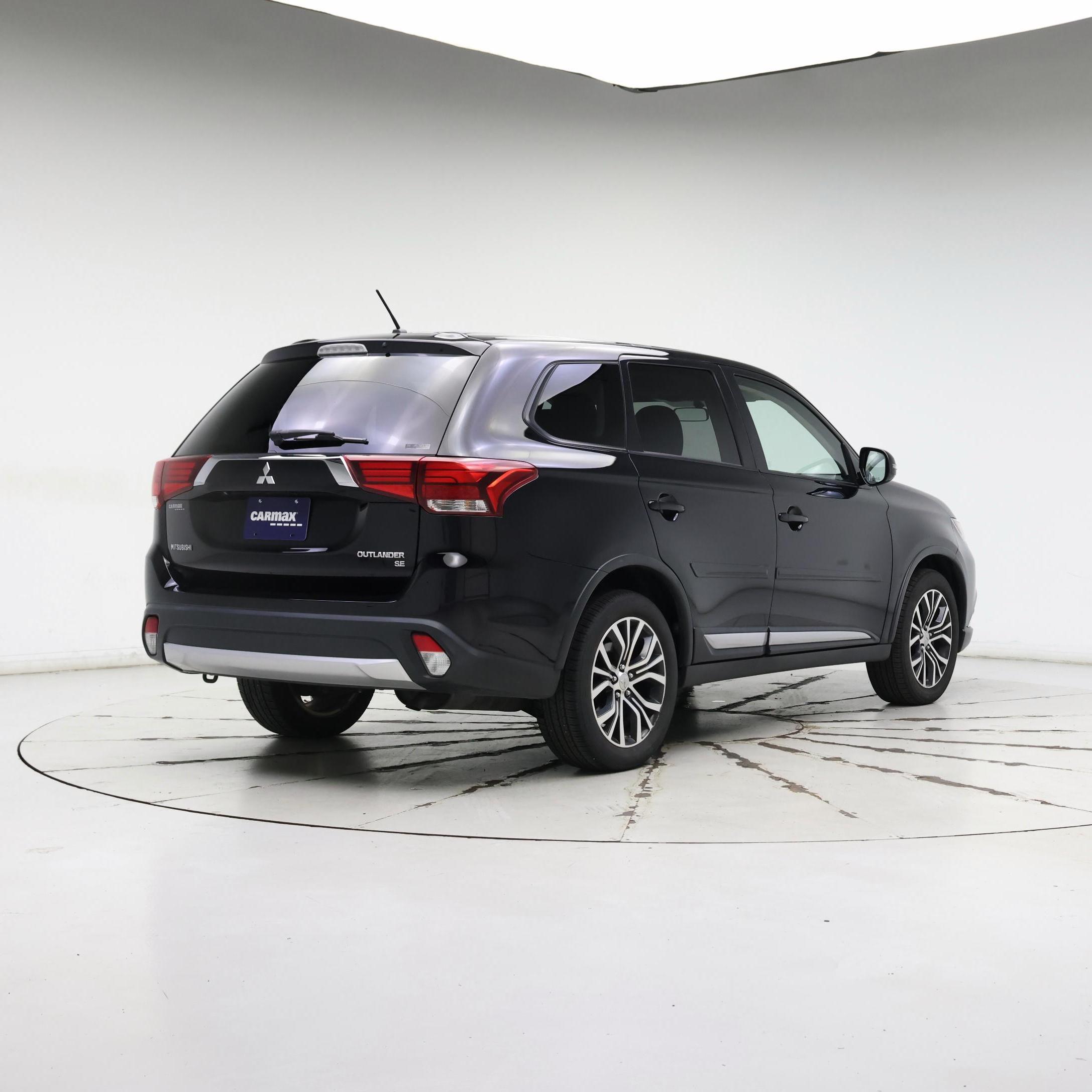 Thumbnail: 2016 Mitsubishi Outlander - 8