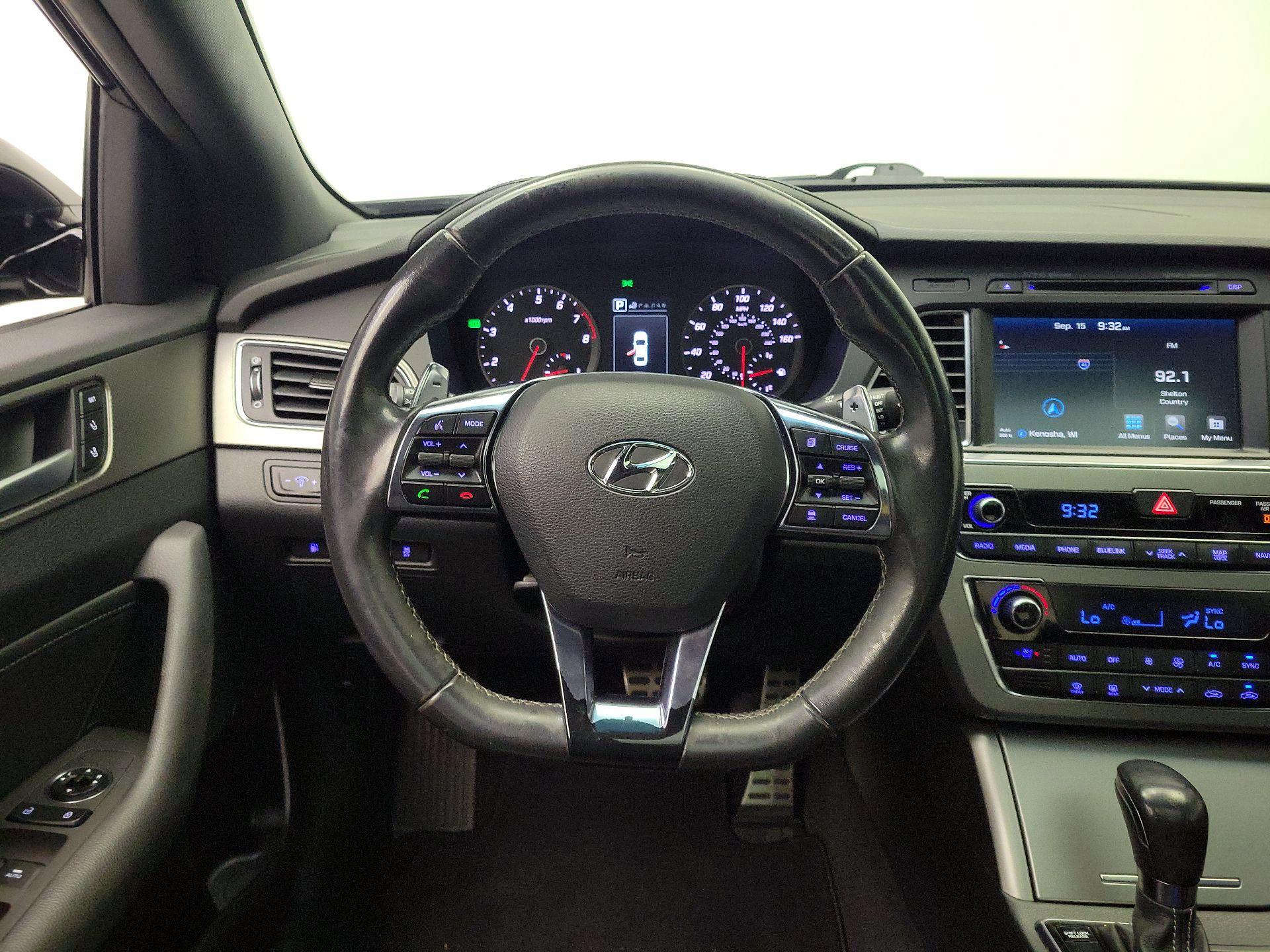 Thumbnail: 2015 Hyundai Sonata - 10