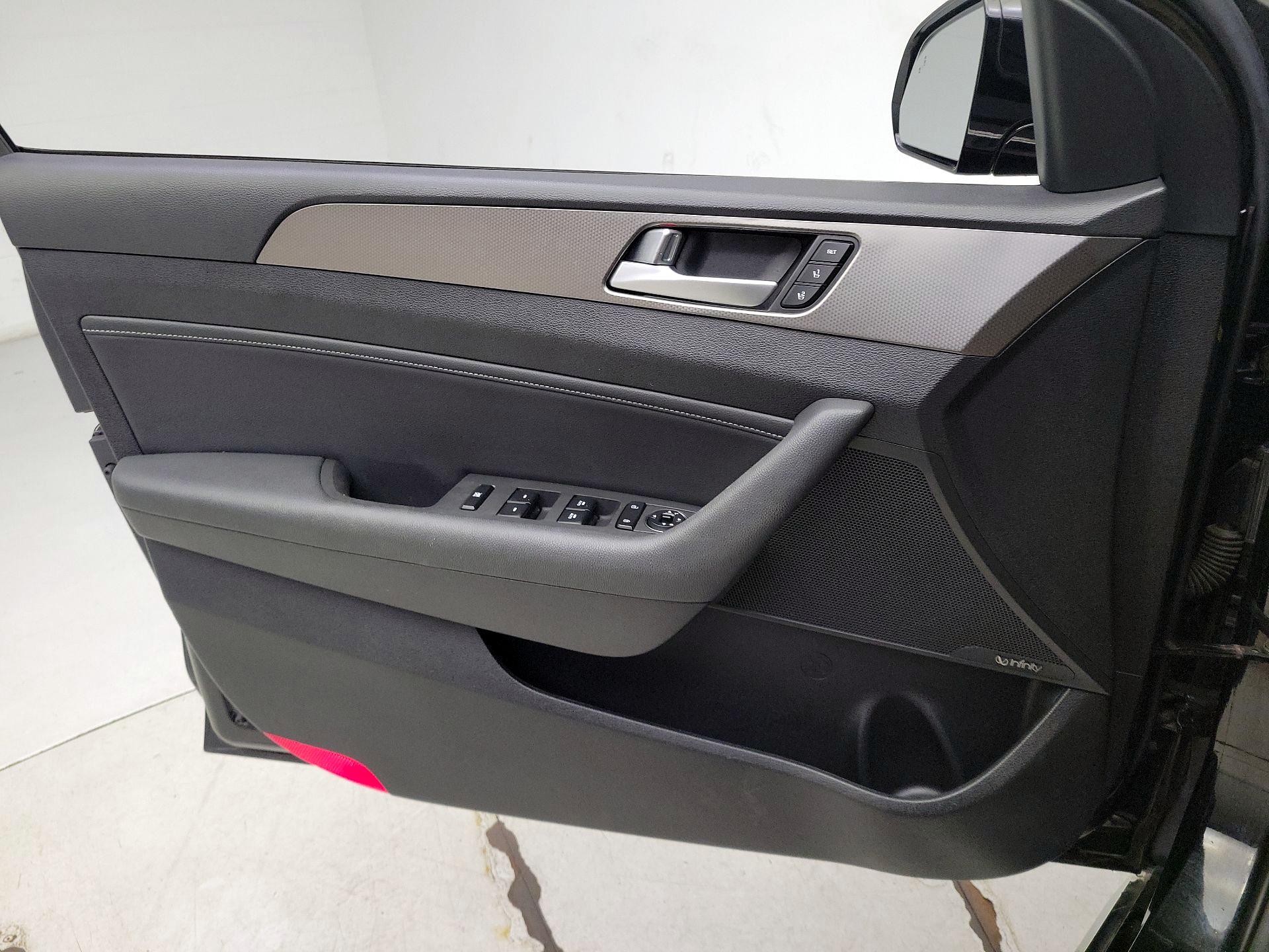 Thumbnail: 2015 Hyundai Sonata - 12