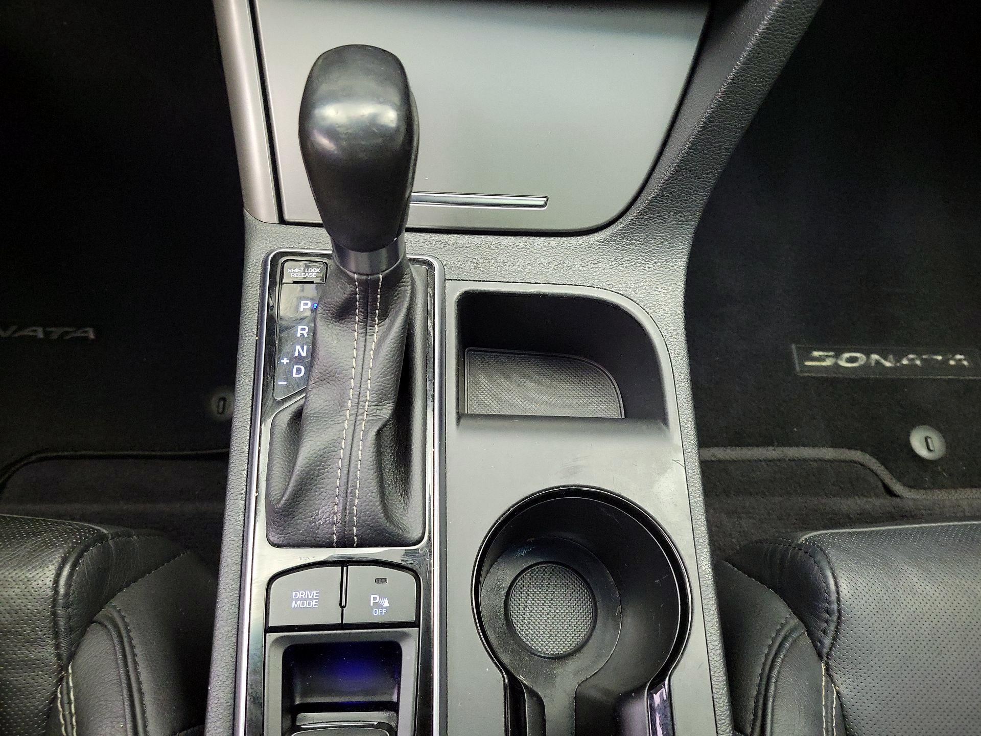 Thumbnail: 2015 Hyundai Sonata - 17