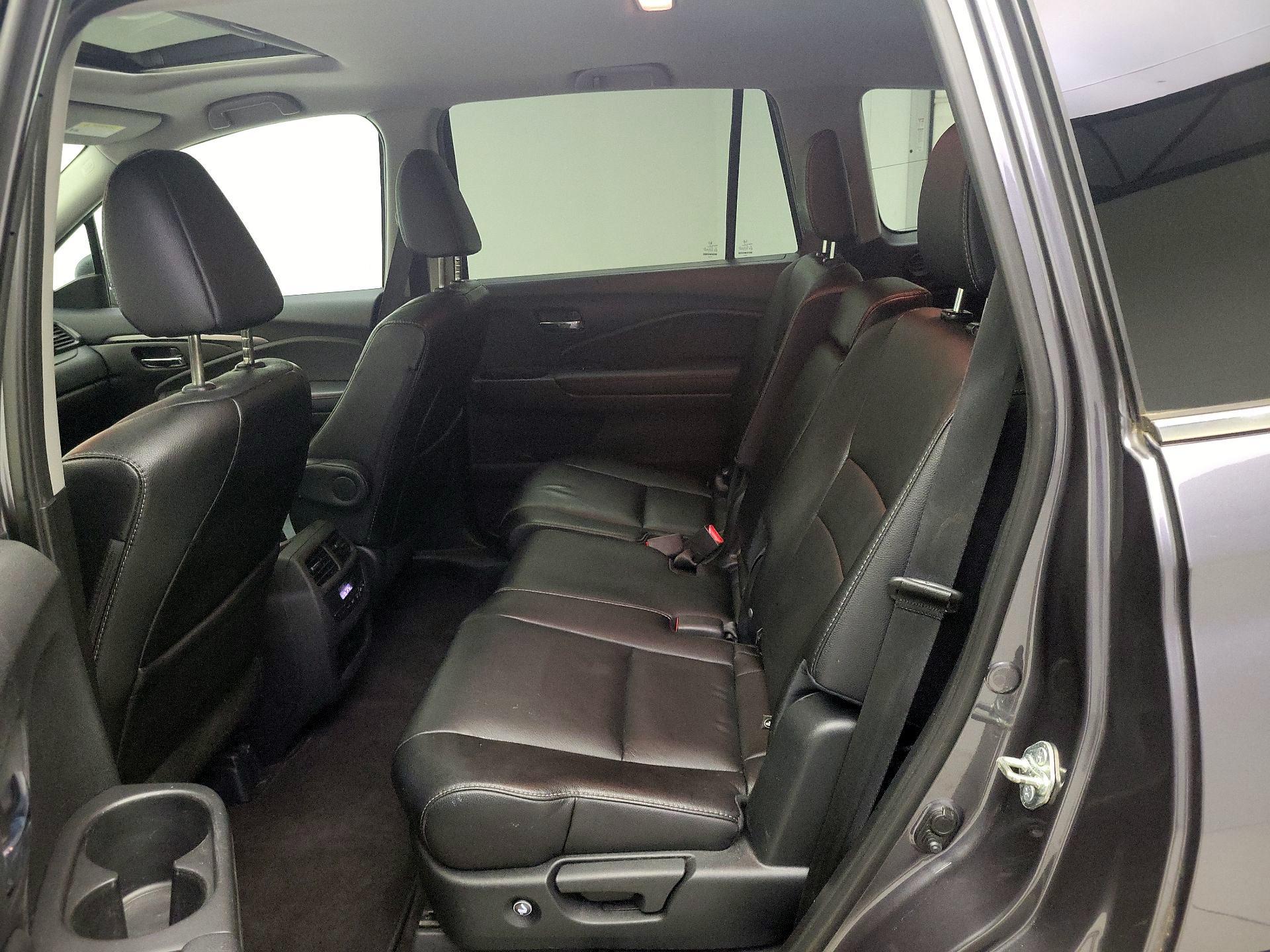 Thumbnail: 2017 Honda Pilot - 20