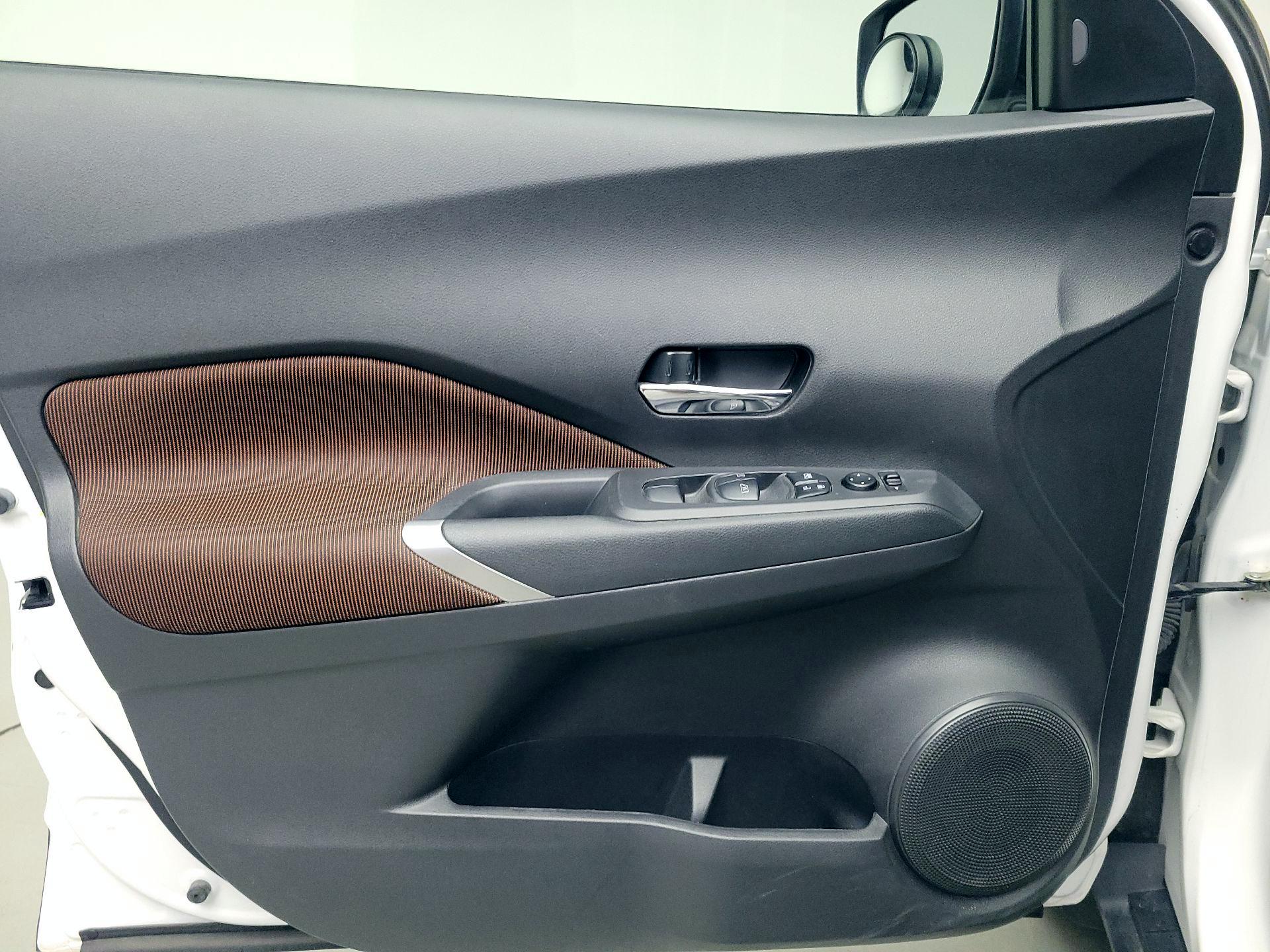 Thumbnail: 2021 Nissan Kicks - 12