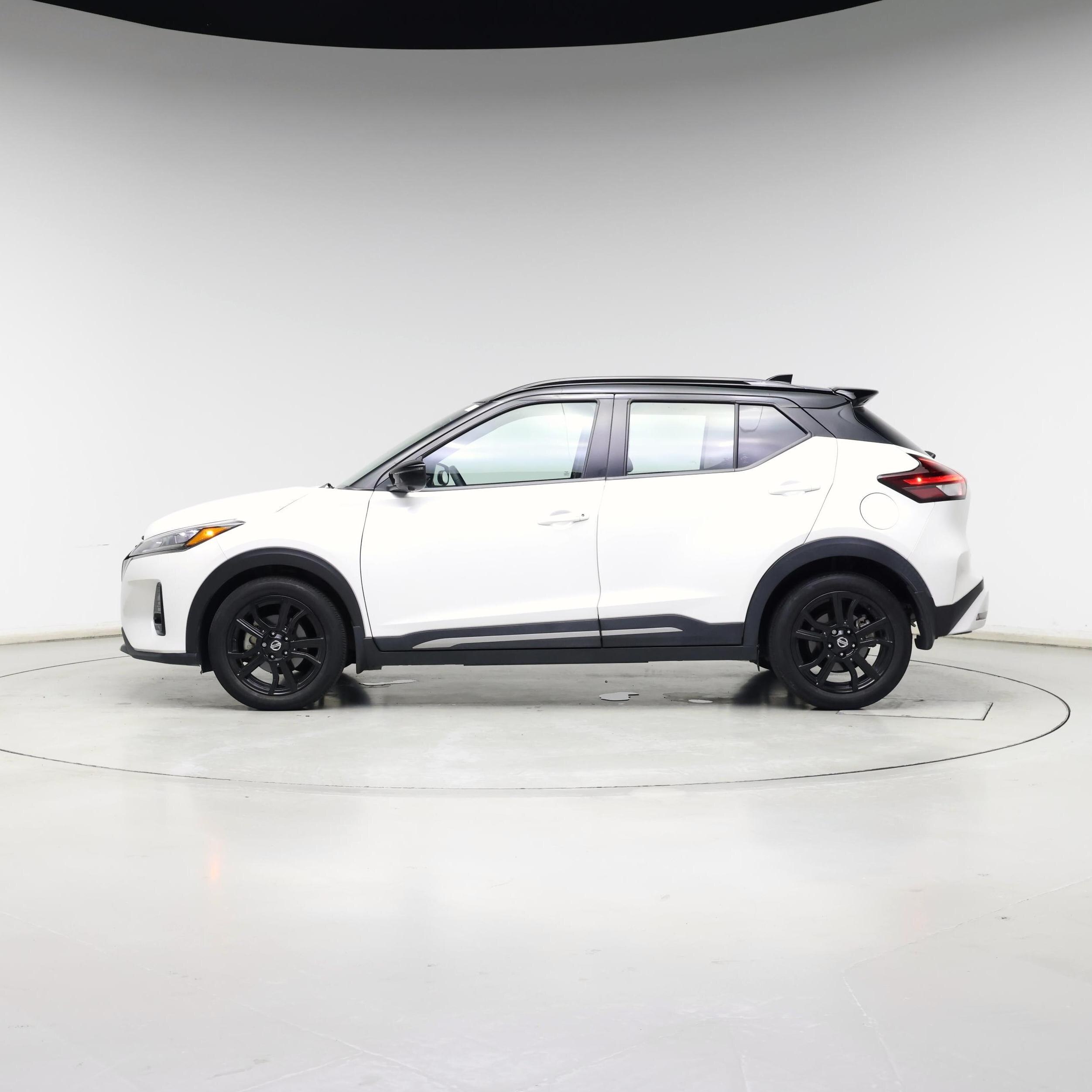 Thumbnail: 2021 Nissan Kicks - 3