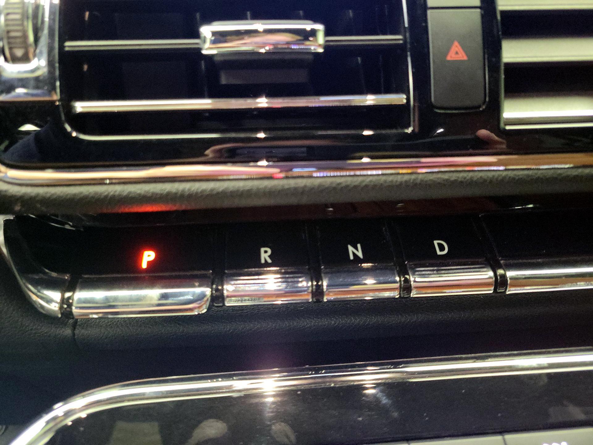 Thumbnail: 2019 Lincoln Navigator - 18