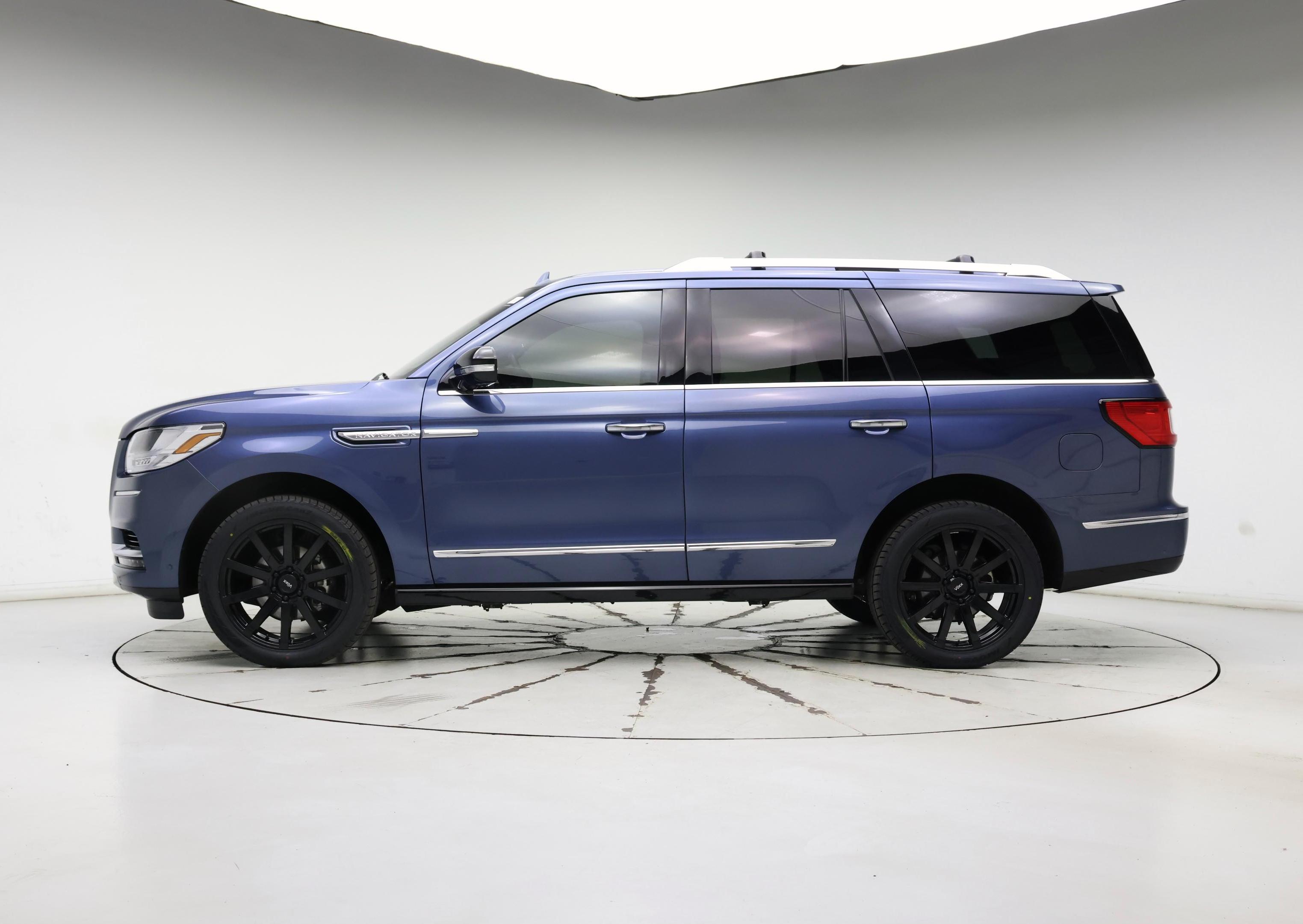 Thumbnail: 2019 Lincoln Navigator - 3