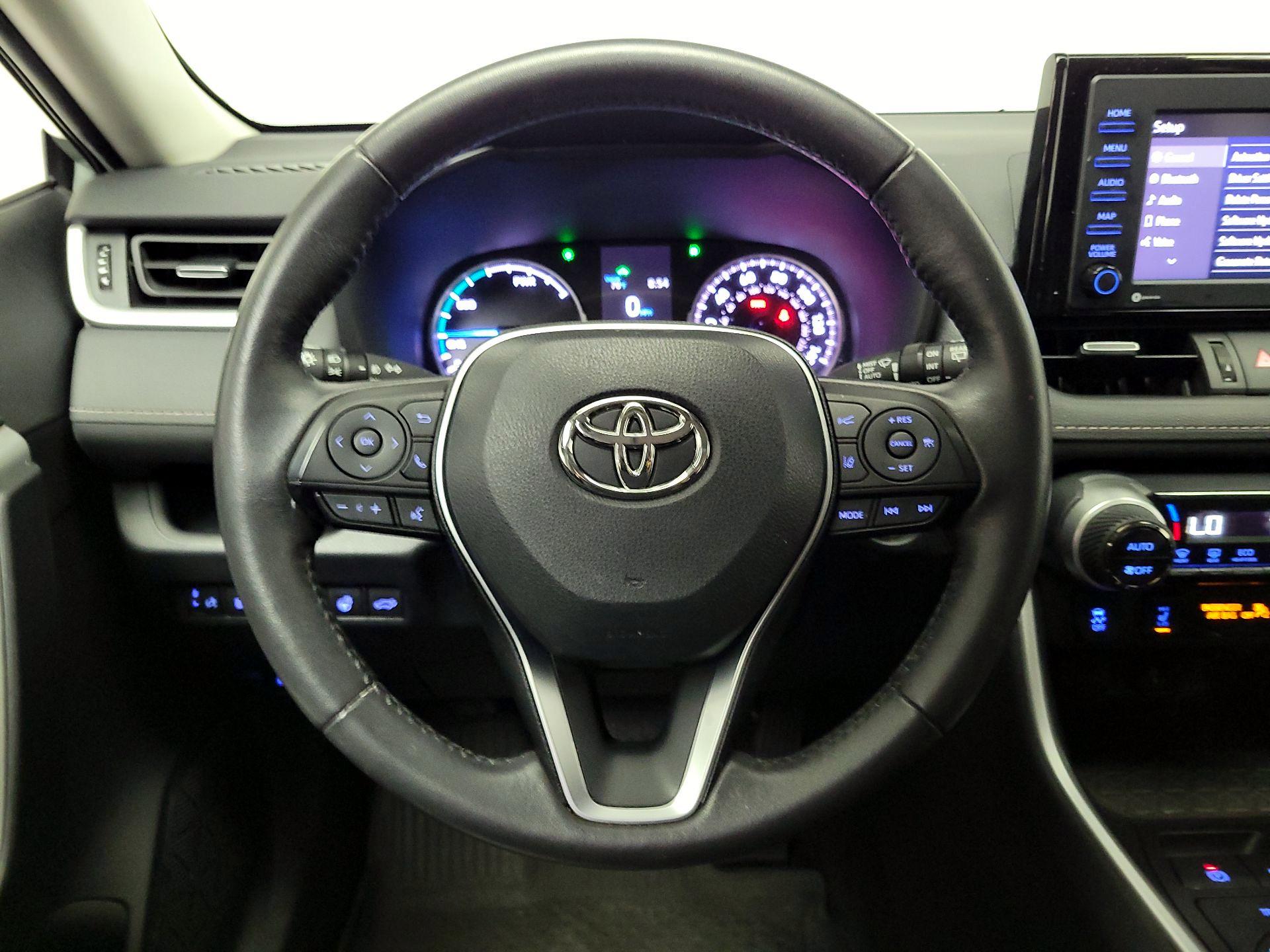 Thumbnail: 2022 Toyota RAV4 - 10