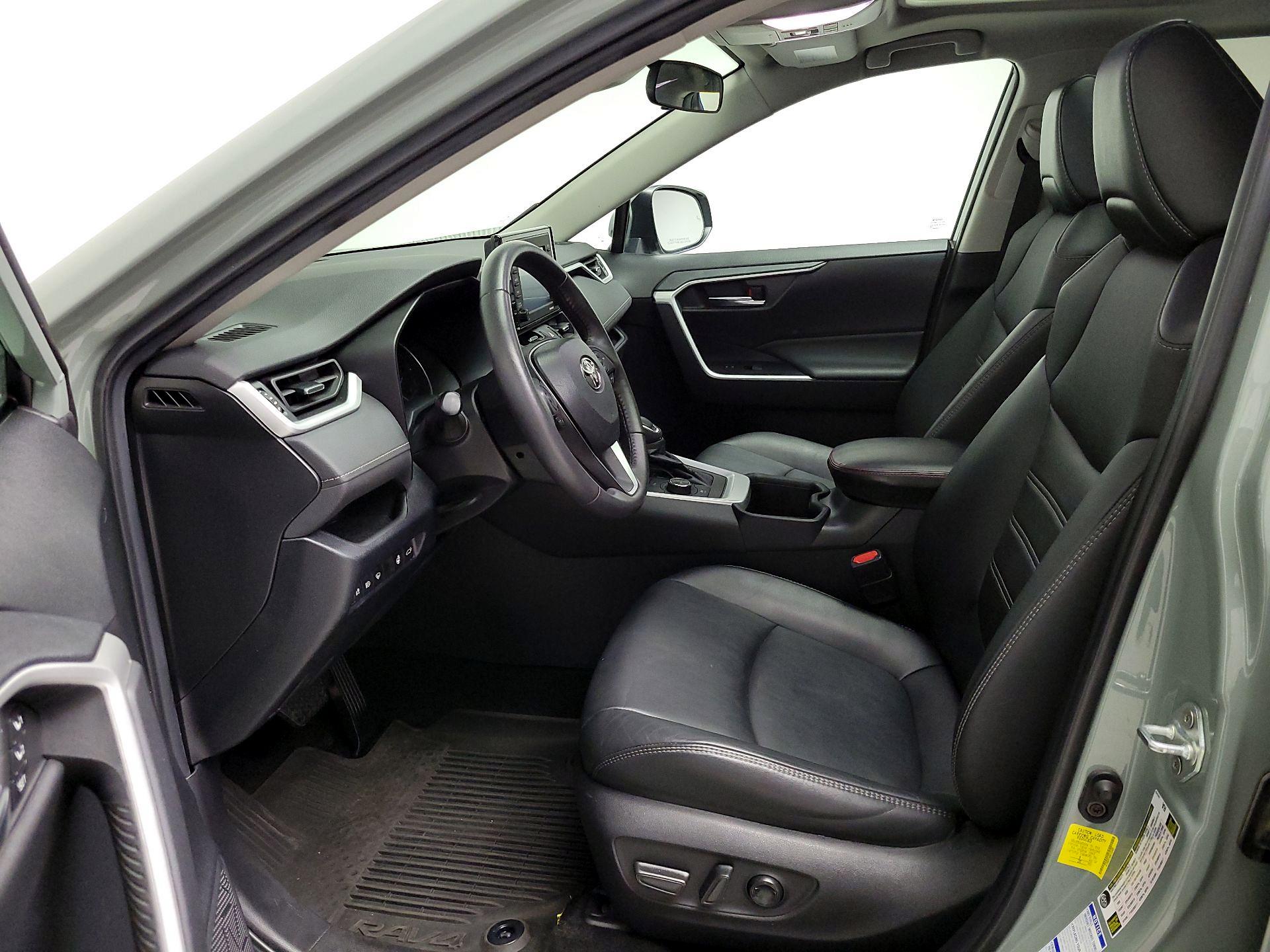 Thumbnail: 2022 Toyota RAV4 - 11