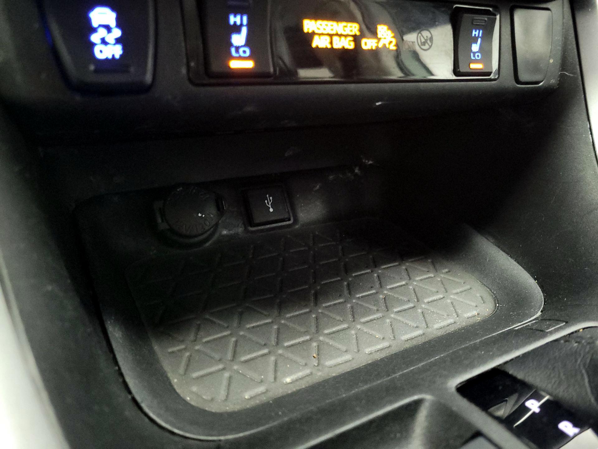 Thumbnail: 2022 Toyota RAV4 - 18