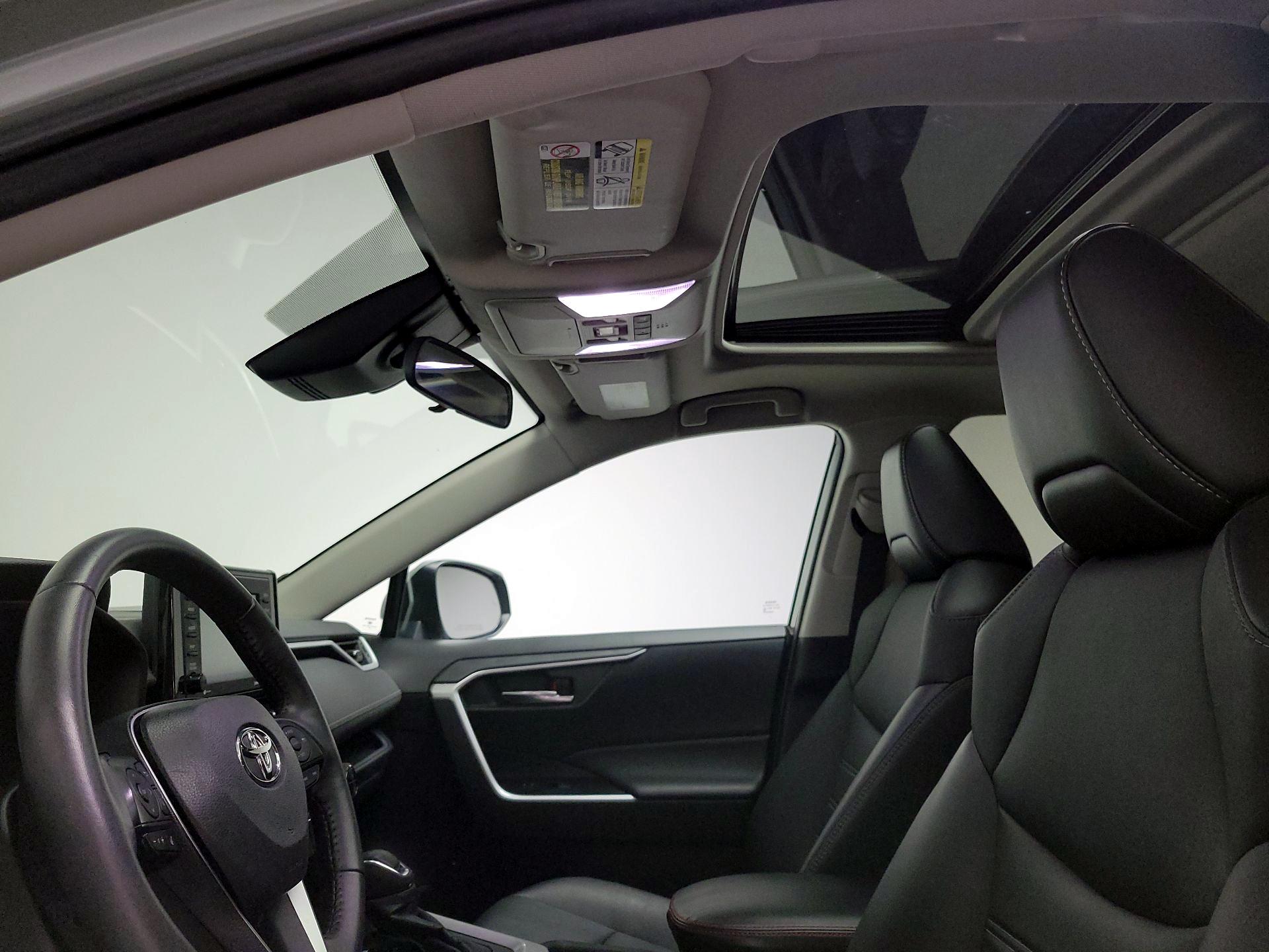 Thumbnail: 2022 Toyota RAV4 - 19