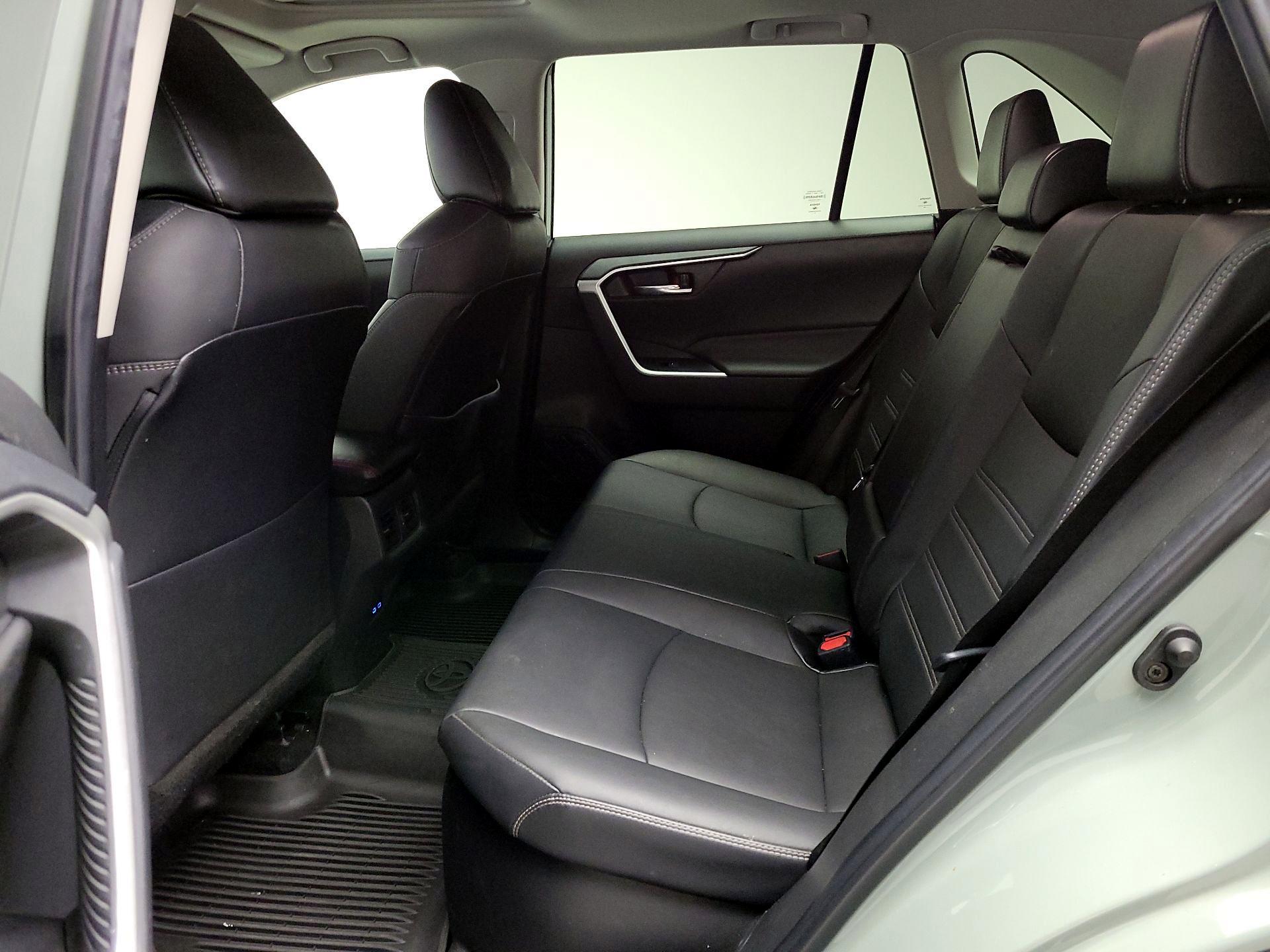 Thumbnail: 2022 Toyota RAV4 - 20