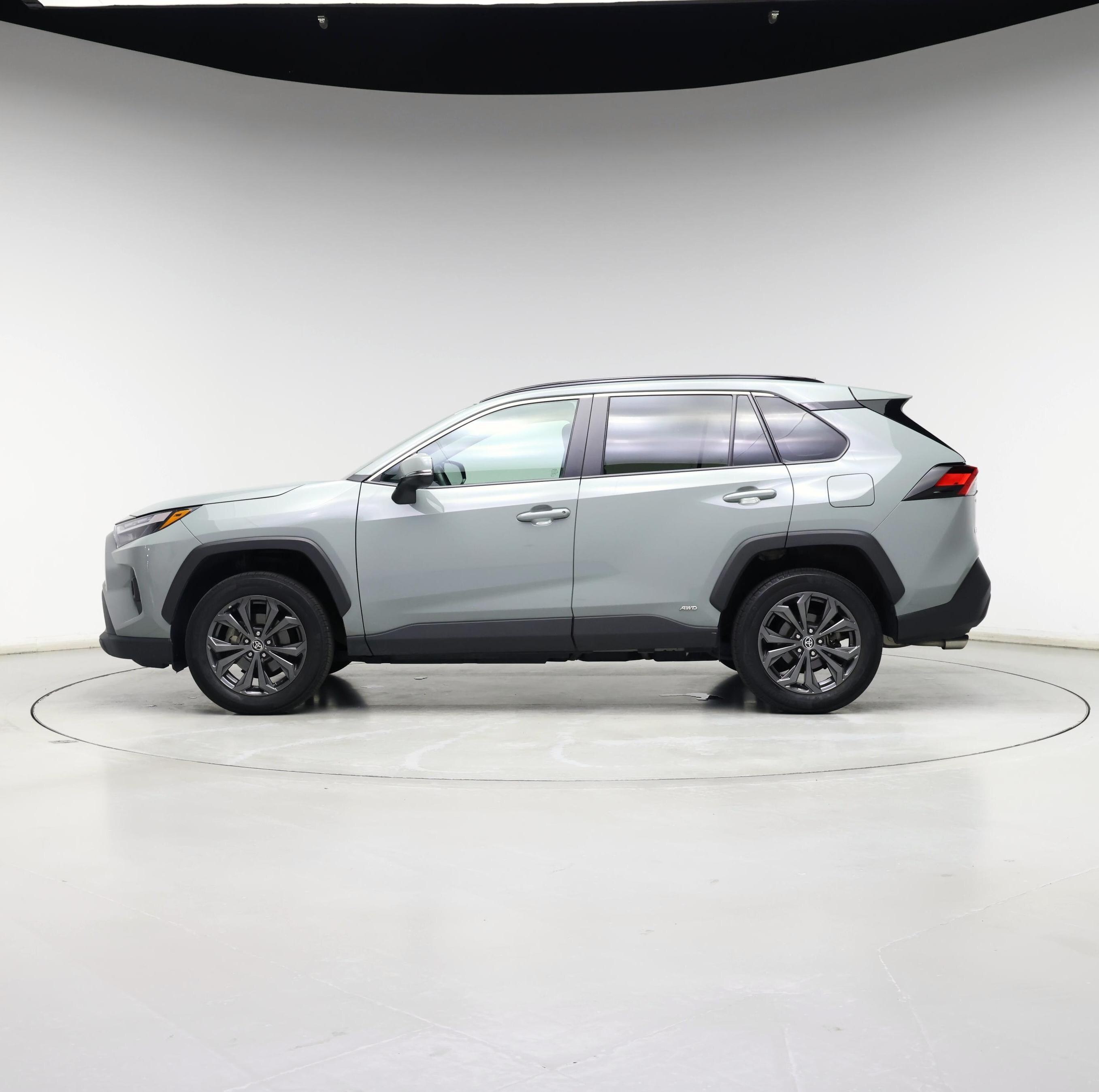 Thumbnail: 2022 Toyota RAV4 - 3