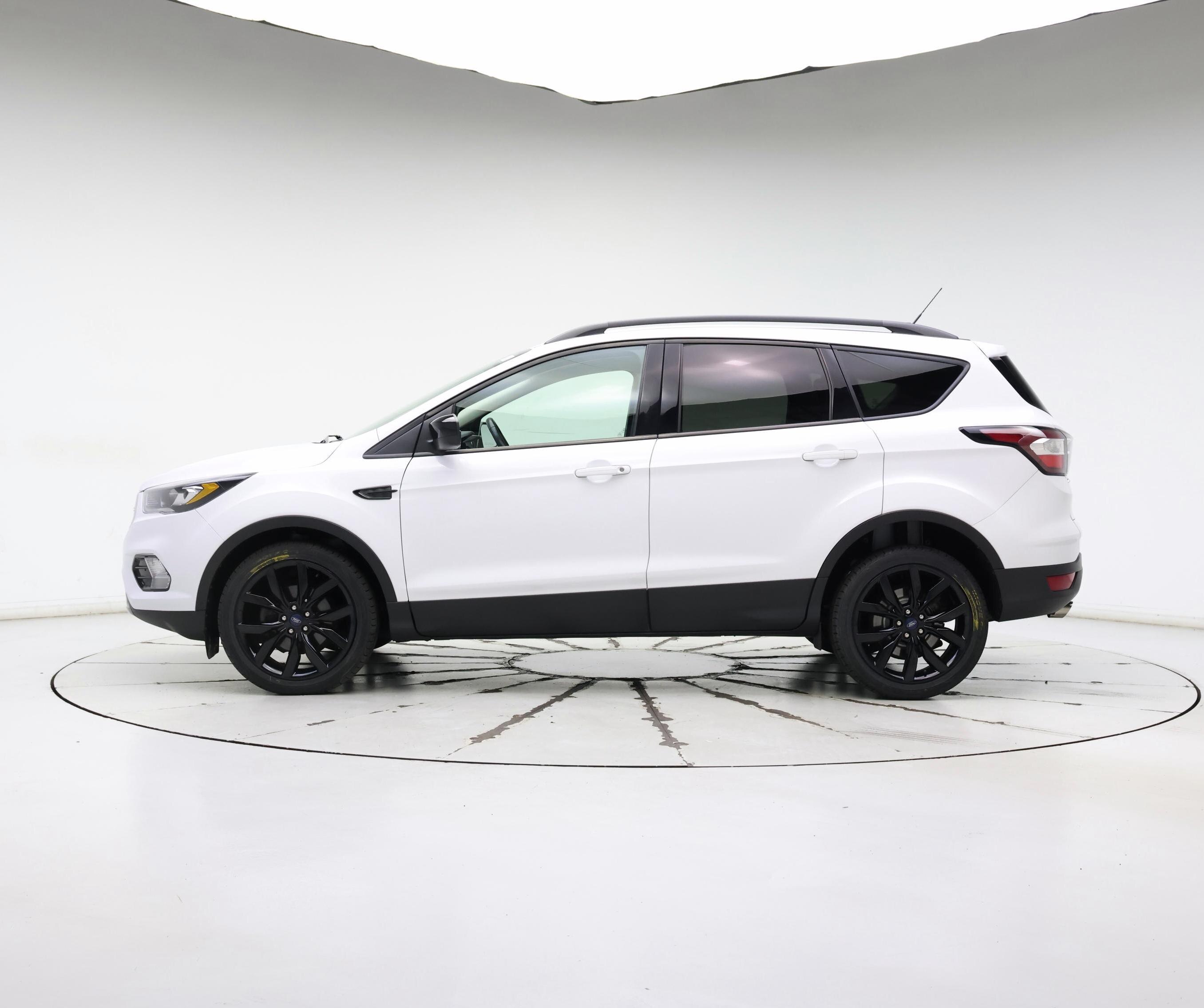 Thumbnail: 2018 Ford Escape - 3