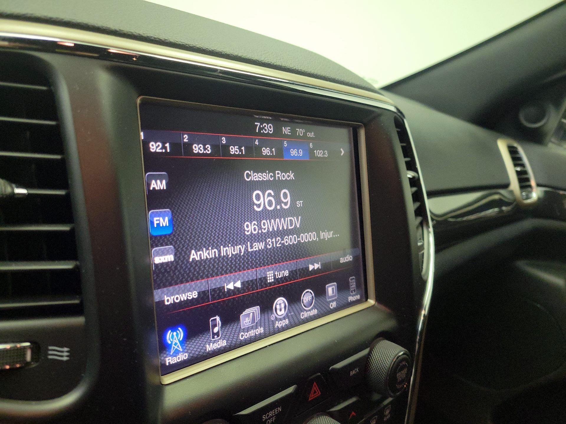 Thumbnail: 2016 Jeep Grand Cherokee - 15