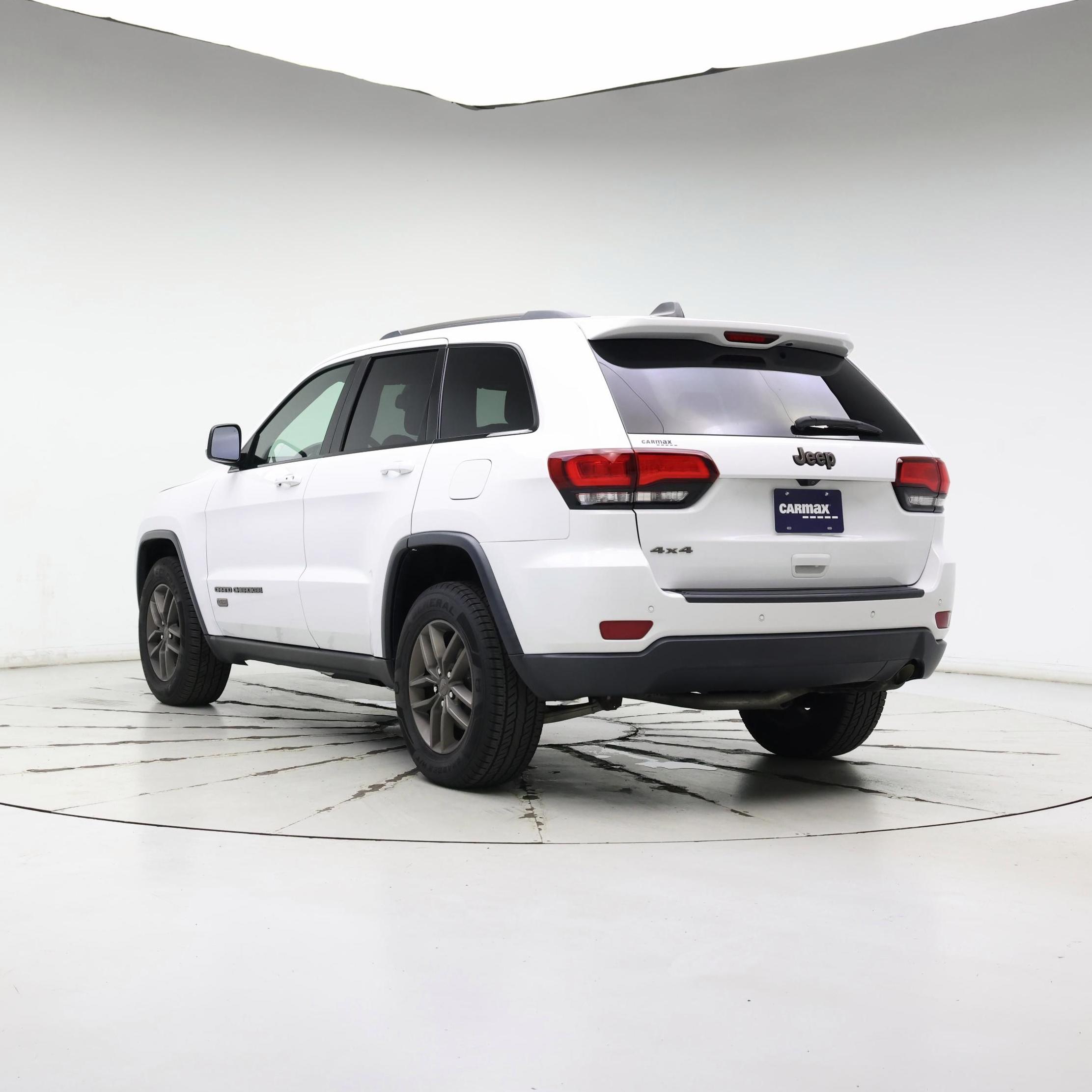 Thumbnail: 2016 Jeep Grand Cherokee - 2