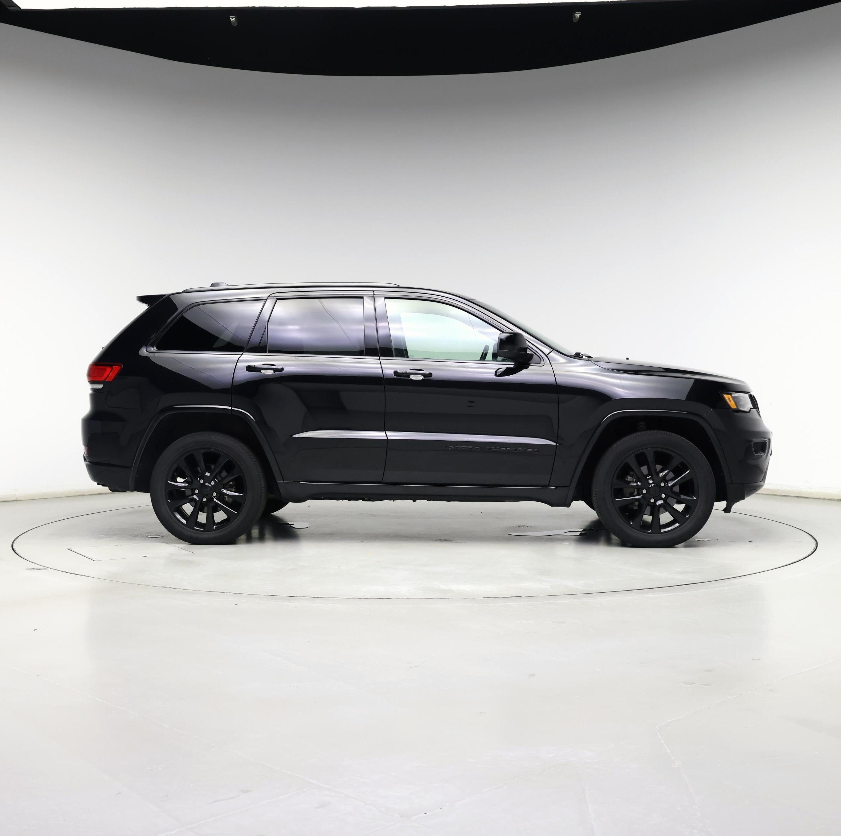 Thumbnail: 2020 Jeep Grand Cherokee - 7