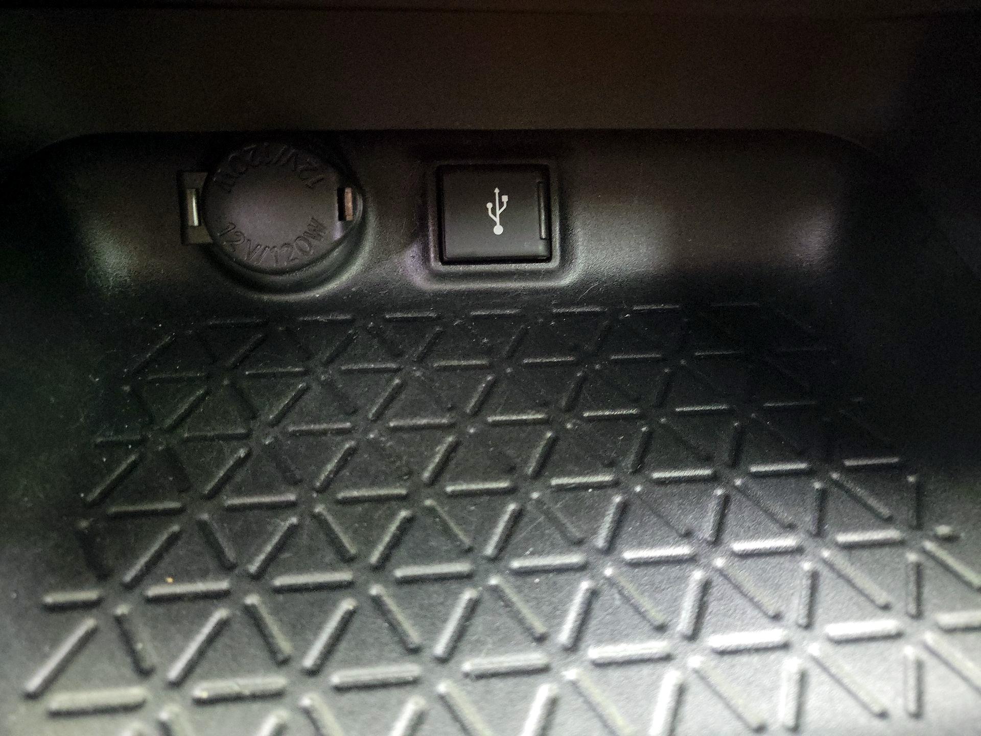 Thumbnail: 2021 Toyota RAV4 - 18