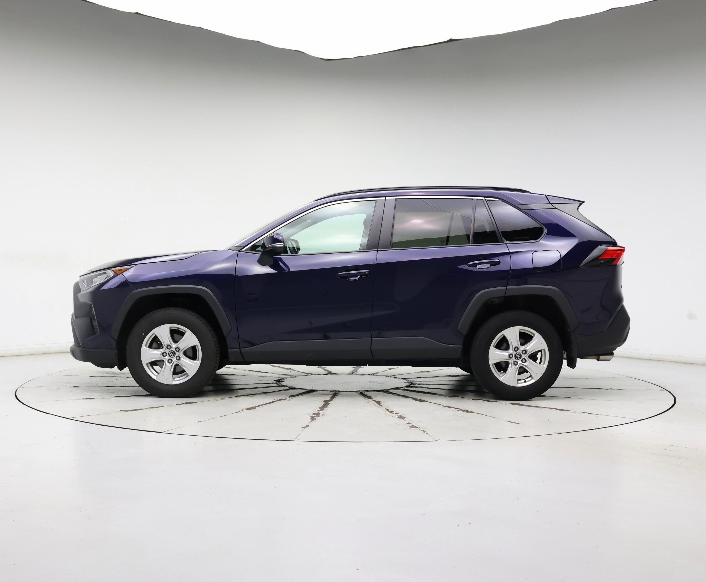 Thumbnail: 2021 Toyota RAV4 - 3