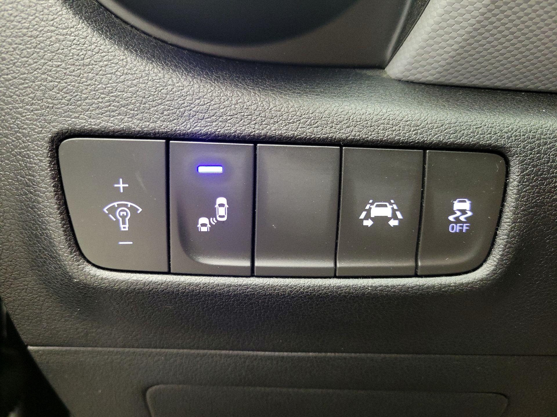 Thumbnail: 2018 Hyundai Kona - 13