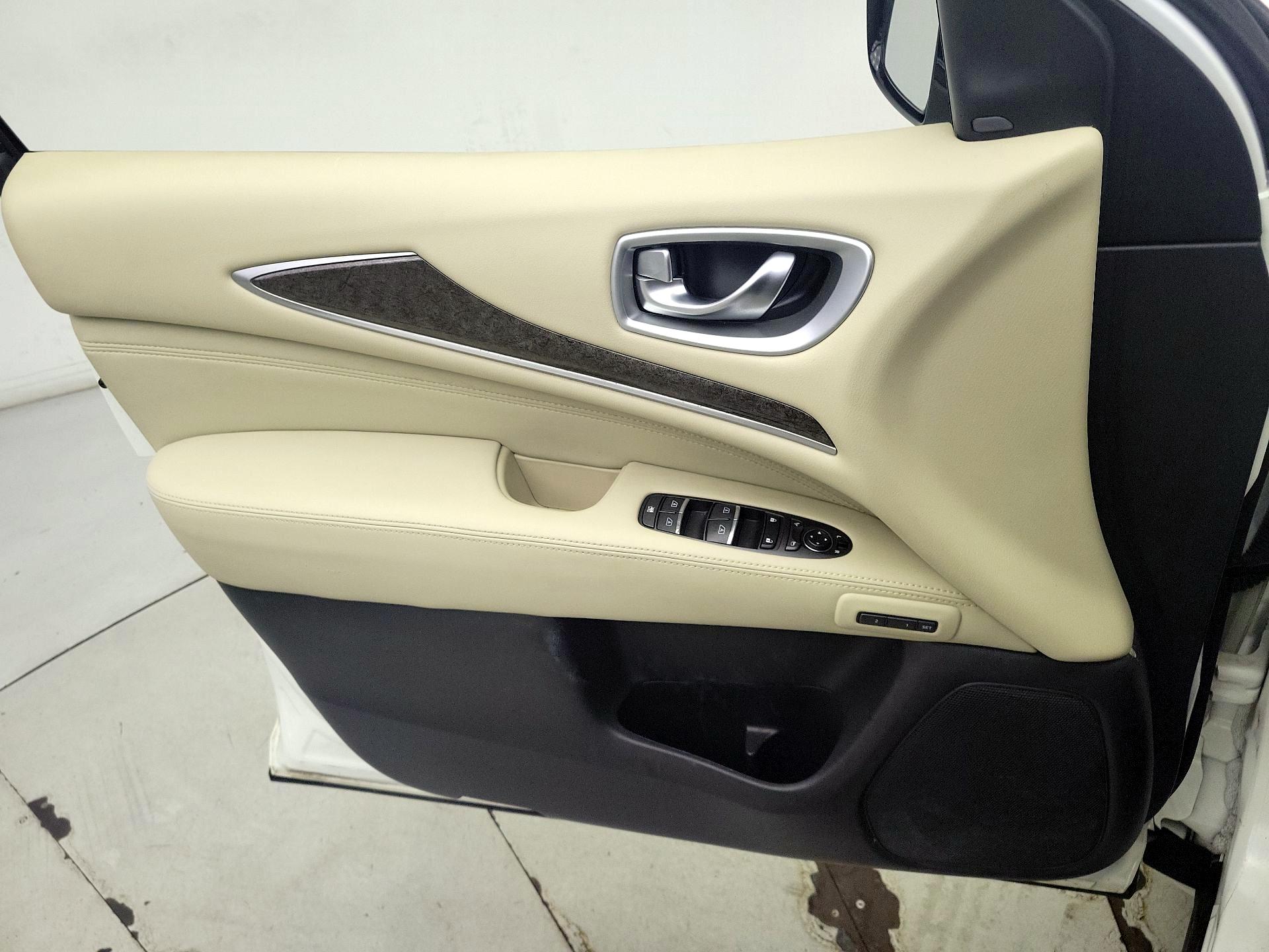 Thumbnail: 2015 INFINITI QX60 - 12