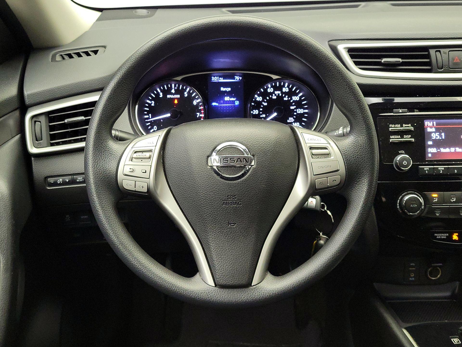 Thumbnail: 2016 Nissan Rogue - 10
