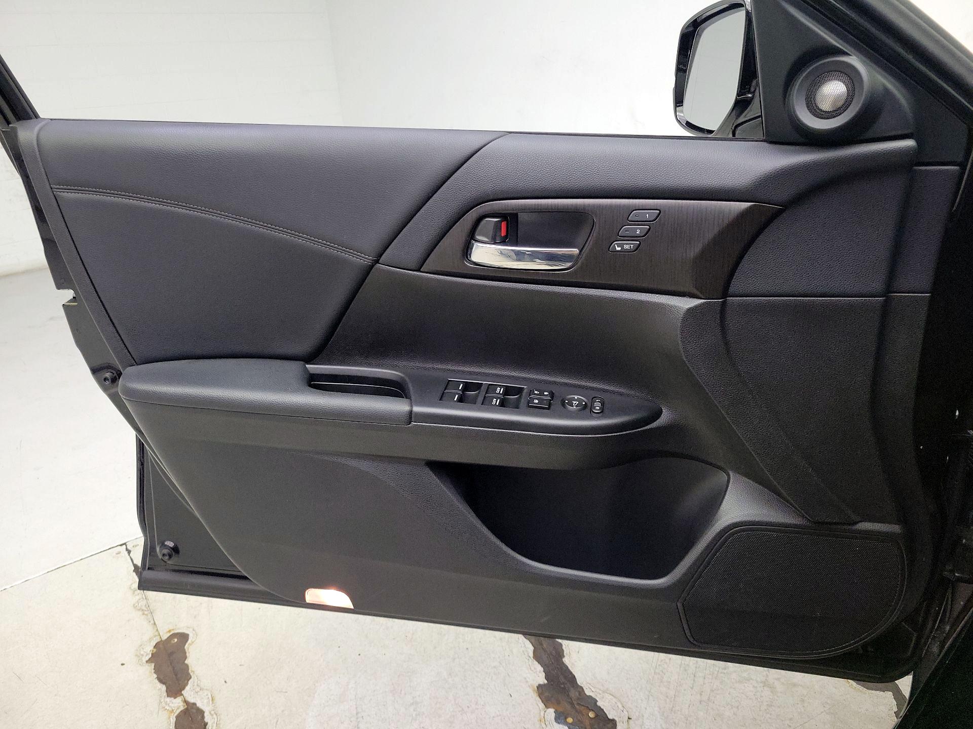 Thumbnail: 2015 Honda Accord - 12