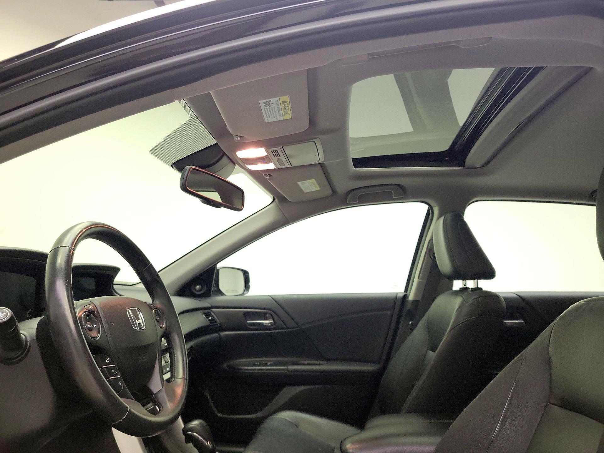 Thumbnail: 2015 Honda Accord - 19