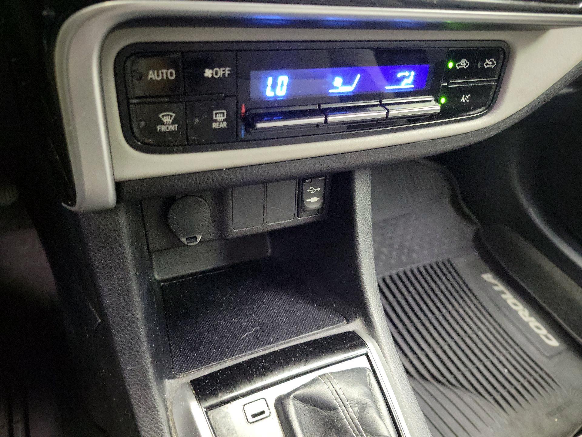 Thumbnail: 2018 Toyota Corolla - 16